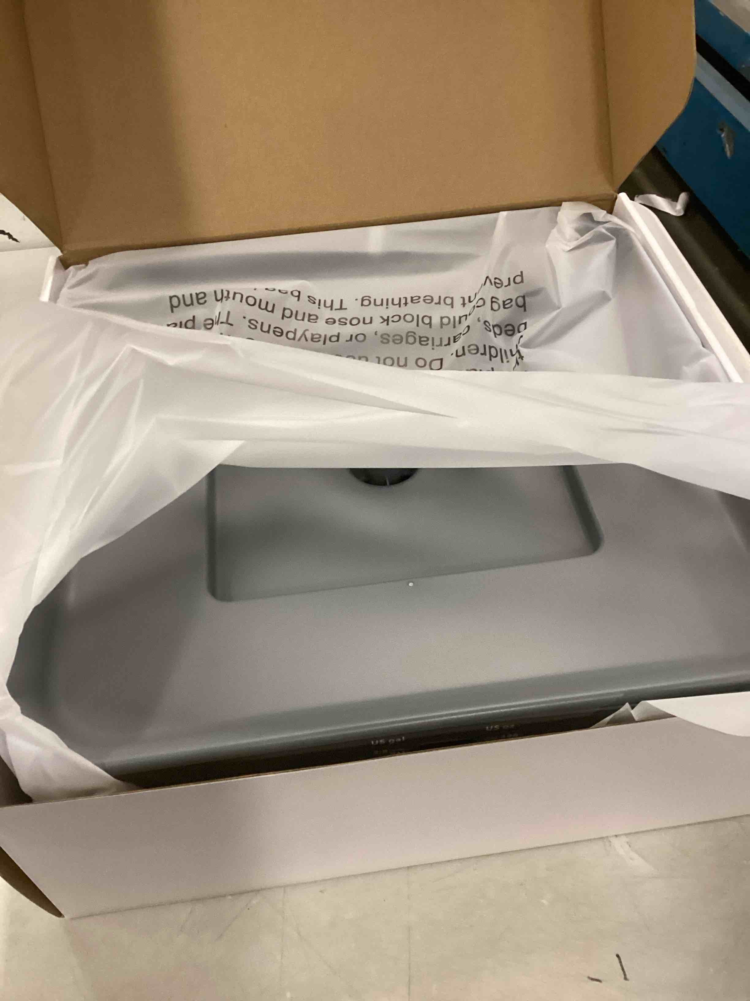 https://s3.amazonaws.com/lotting-images-prod/bidfta/BRN1760589_1737564633997.jpeg