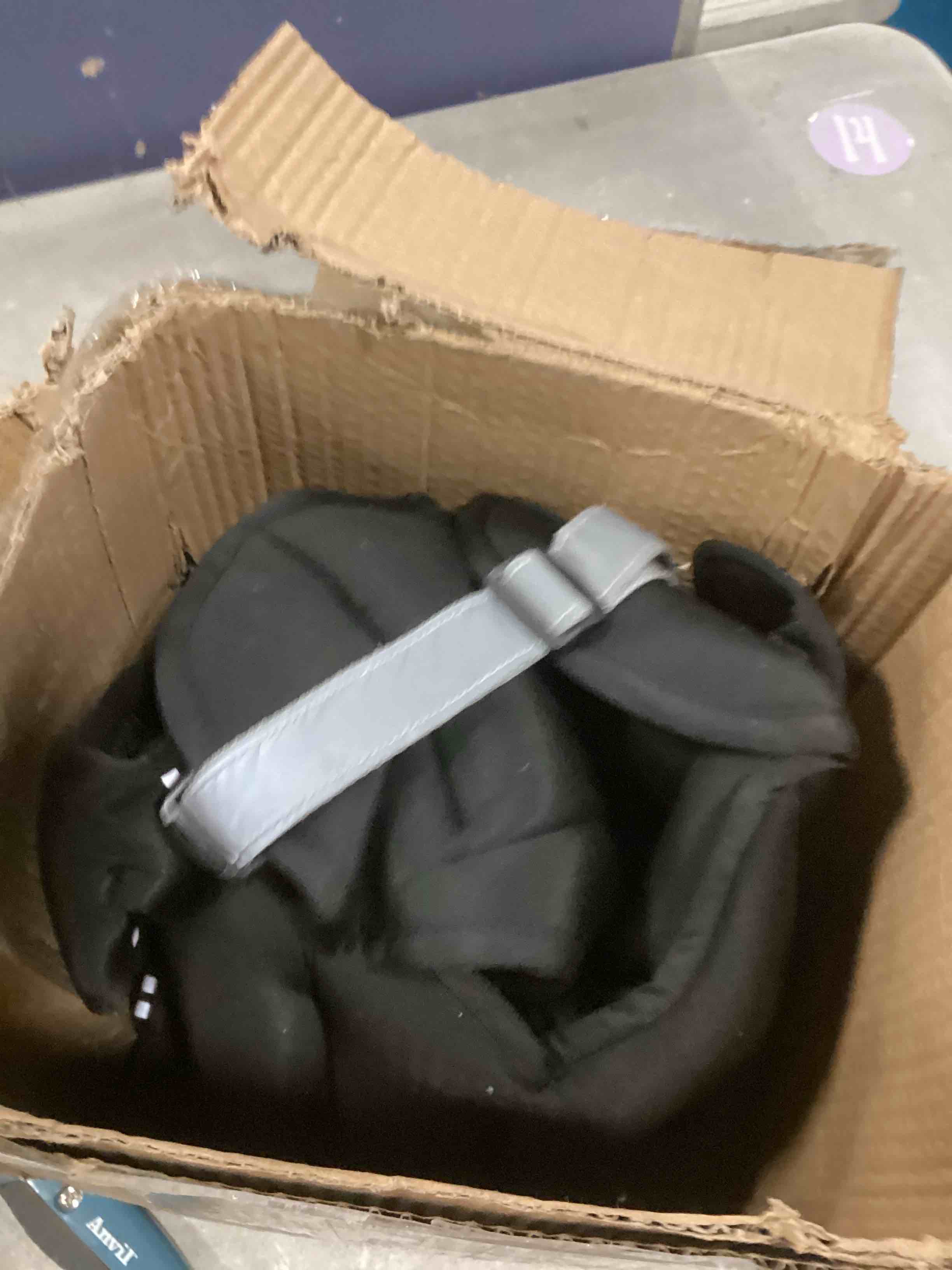 https://s3.amazonaws.com/lotting-images-prod/bidfta/BRN1763135_1737562439416.jpeg