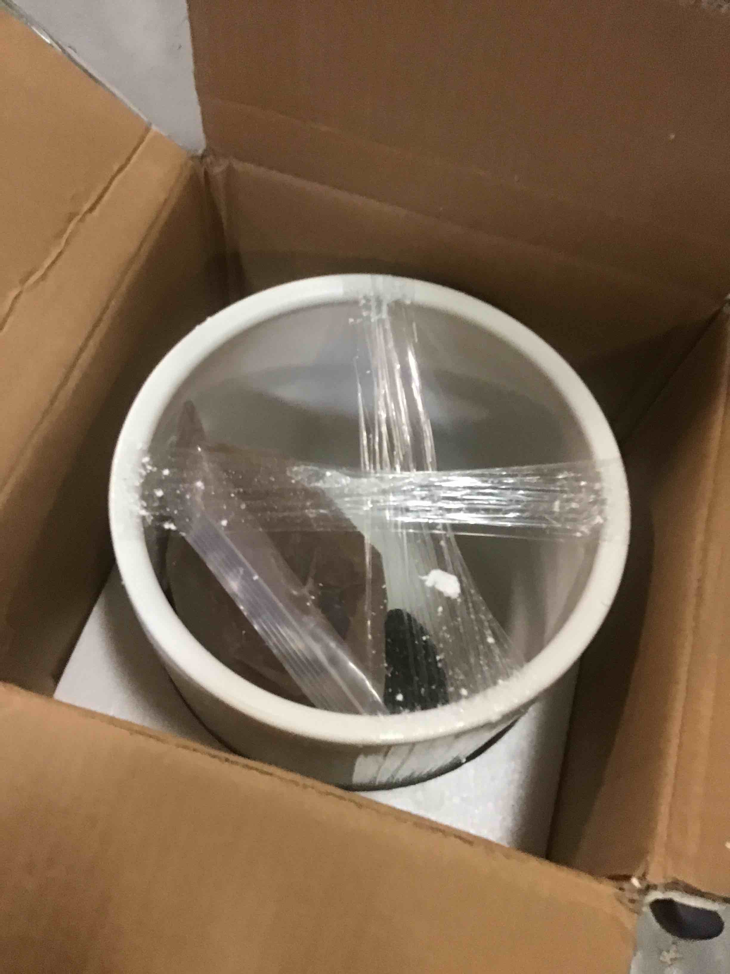 https://s3.amazonaws.com/lotting-images-prod/bidfta/BRN1766978_1735912690215.jpeg