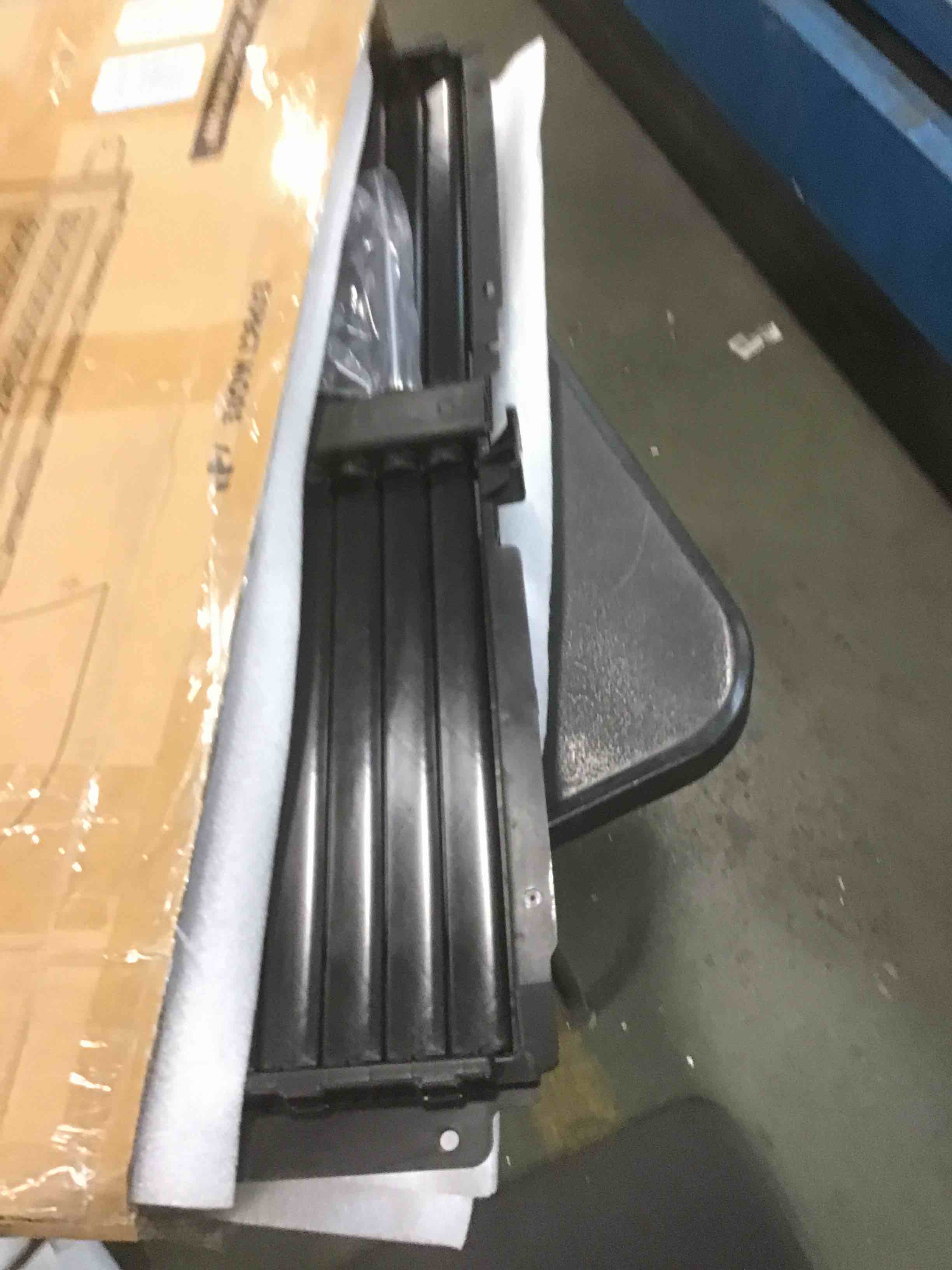 https://s3.amazonaws.com/lotting-images-prod/bidfta/BRN1767398_1736342827841.jpeg