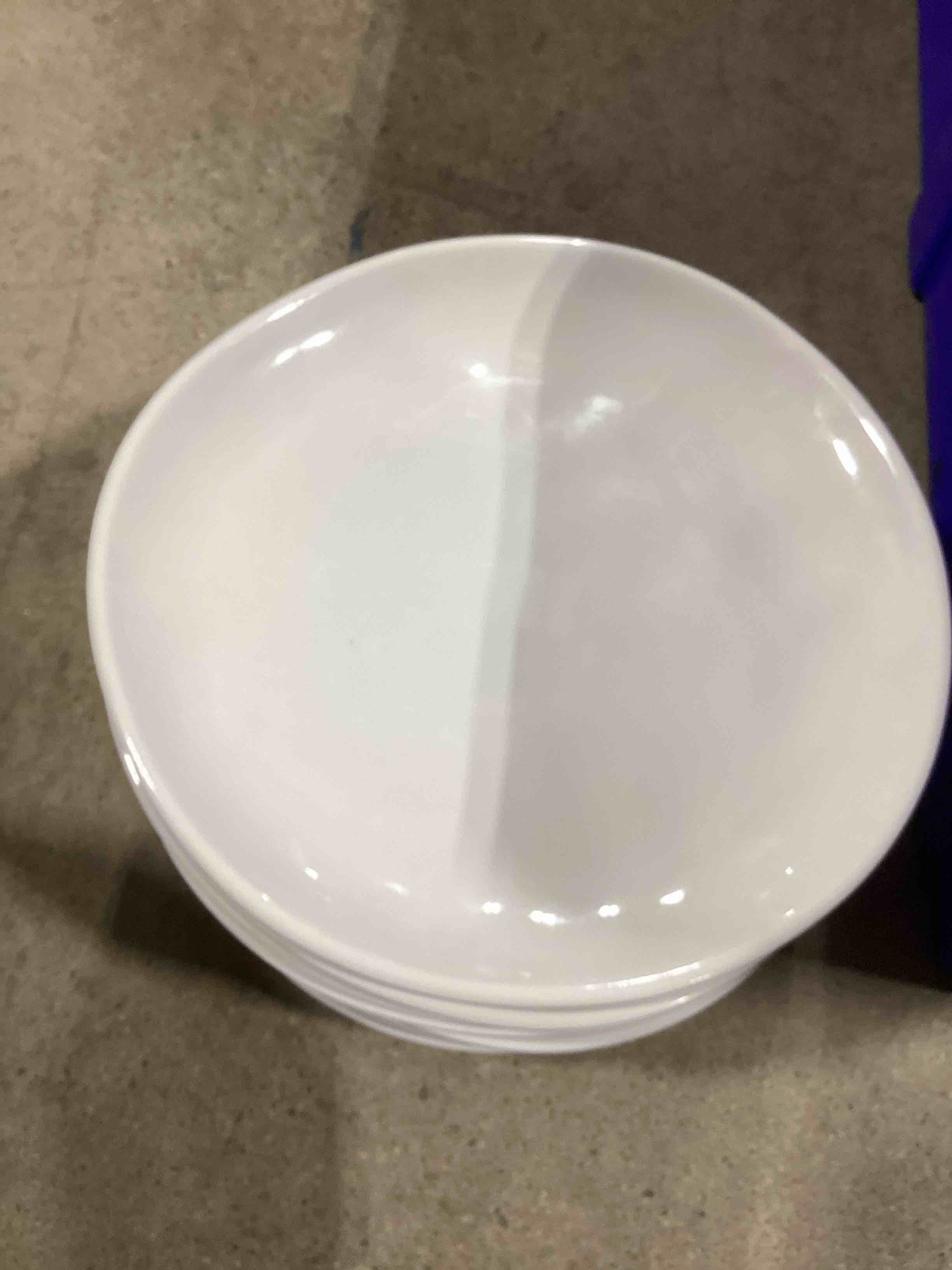 white round plastic plates medium 