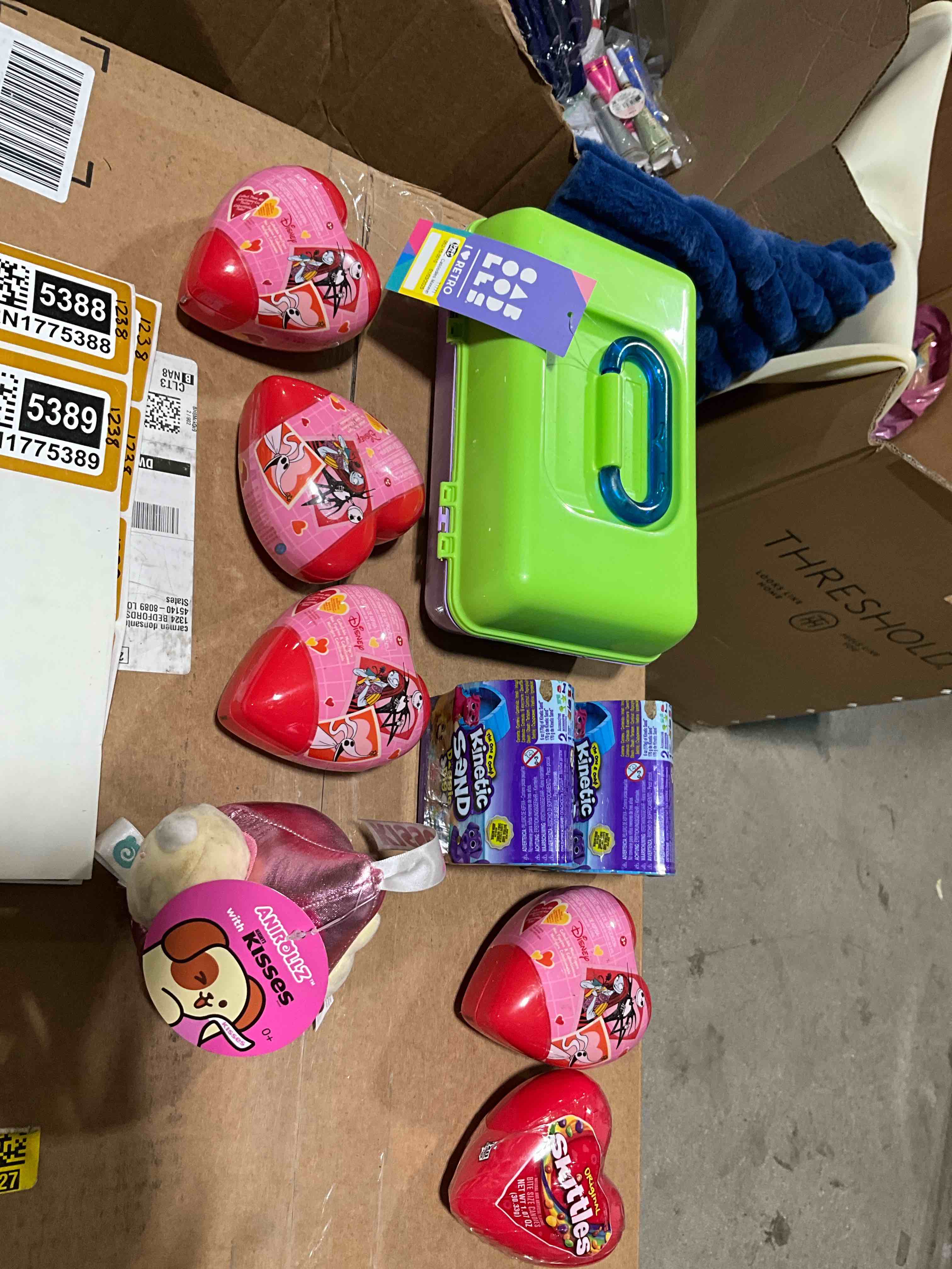 Assorted Toys 