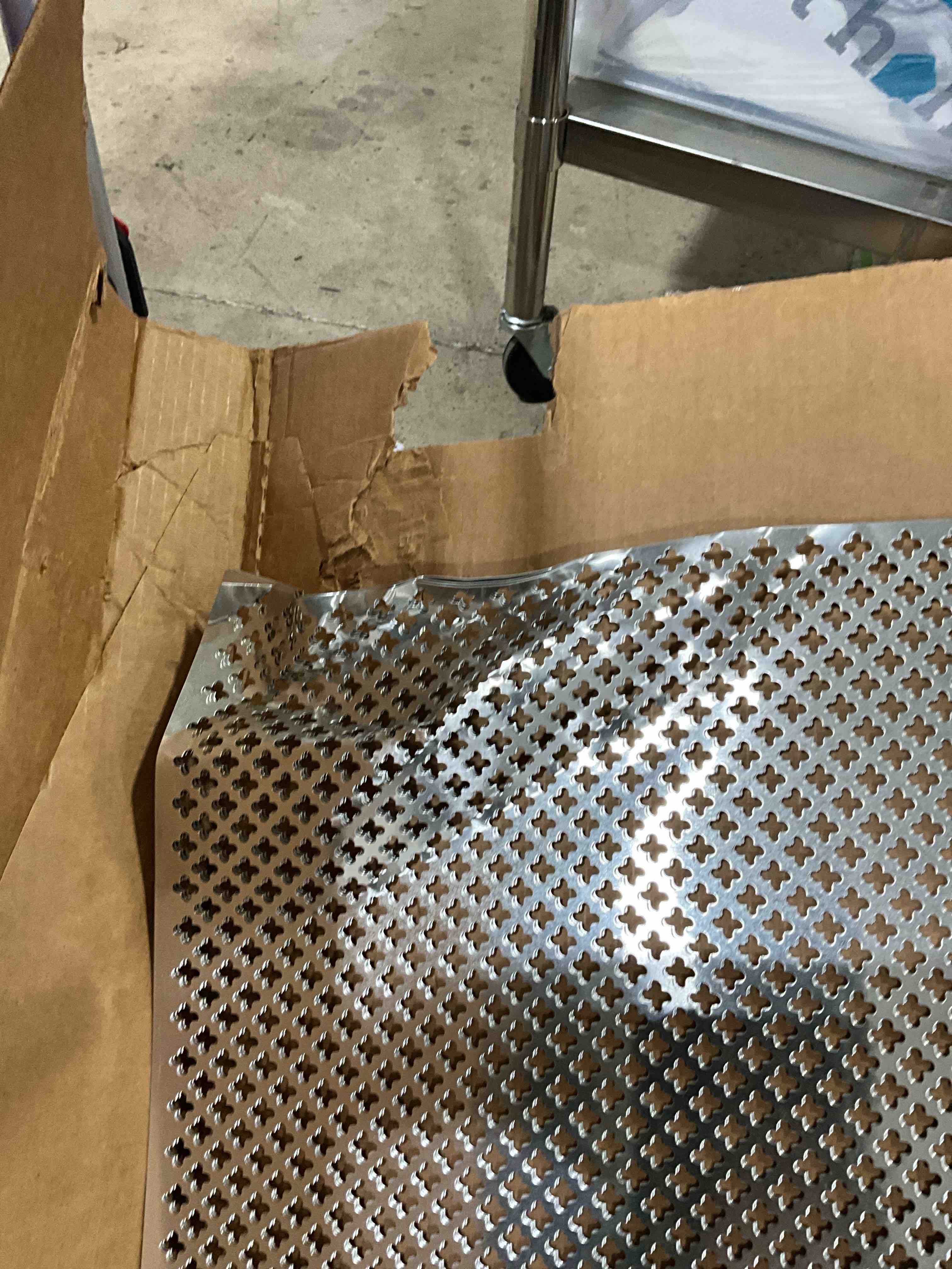https://s3.amazonaws.com/lotting-images-prod/bidfta/BRN1776494_1753973508500.jpeg
