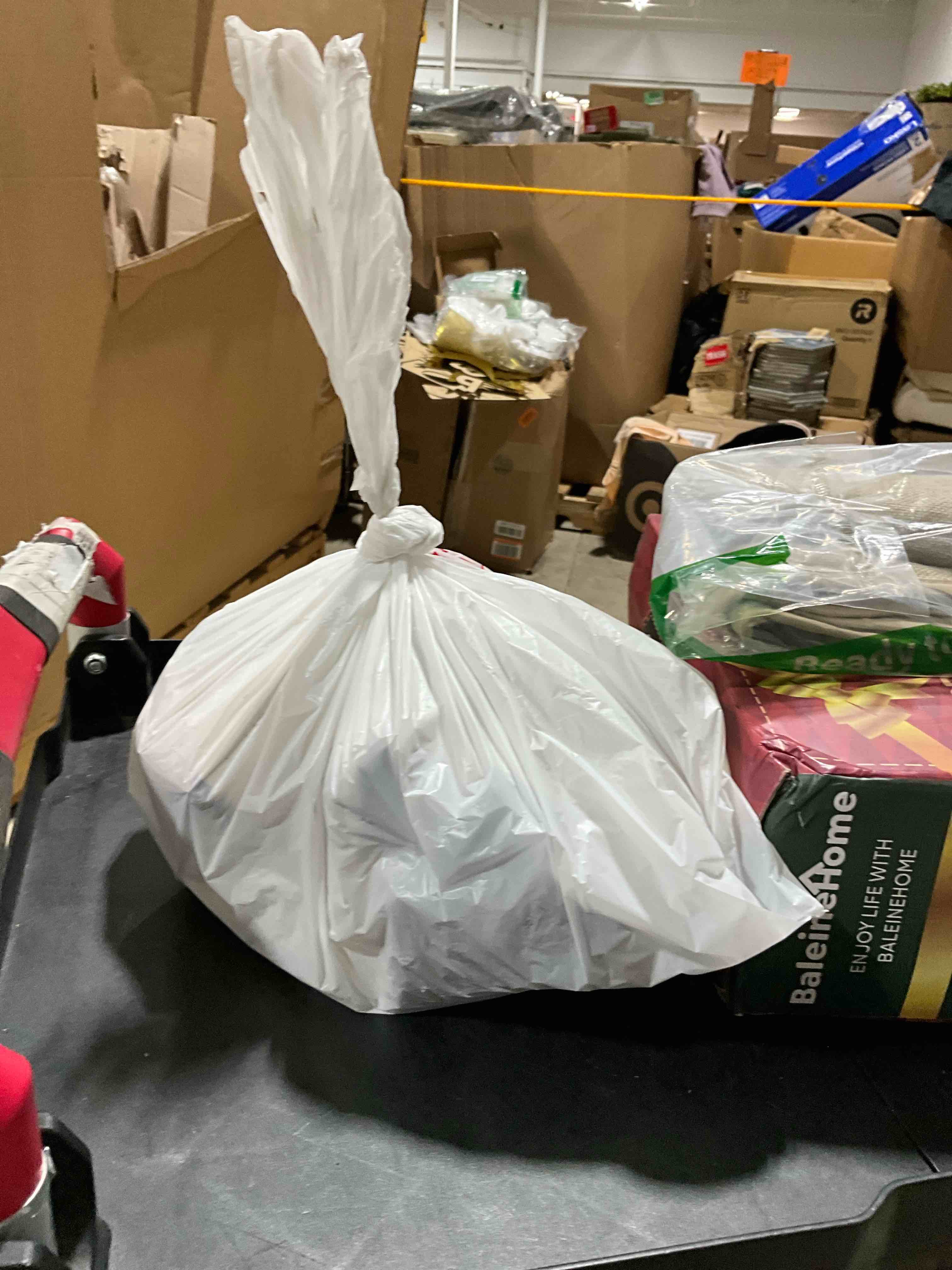 https://s3.amazonaws.com/lotting-images-prod/bidfta/BRN1776657_1754316236015.jpeg