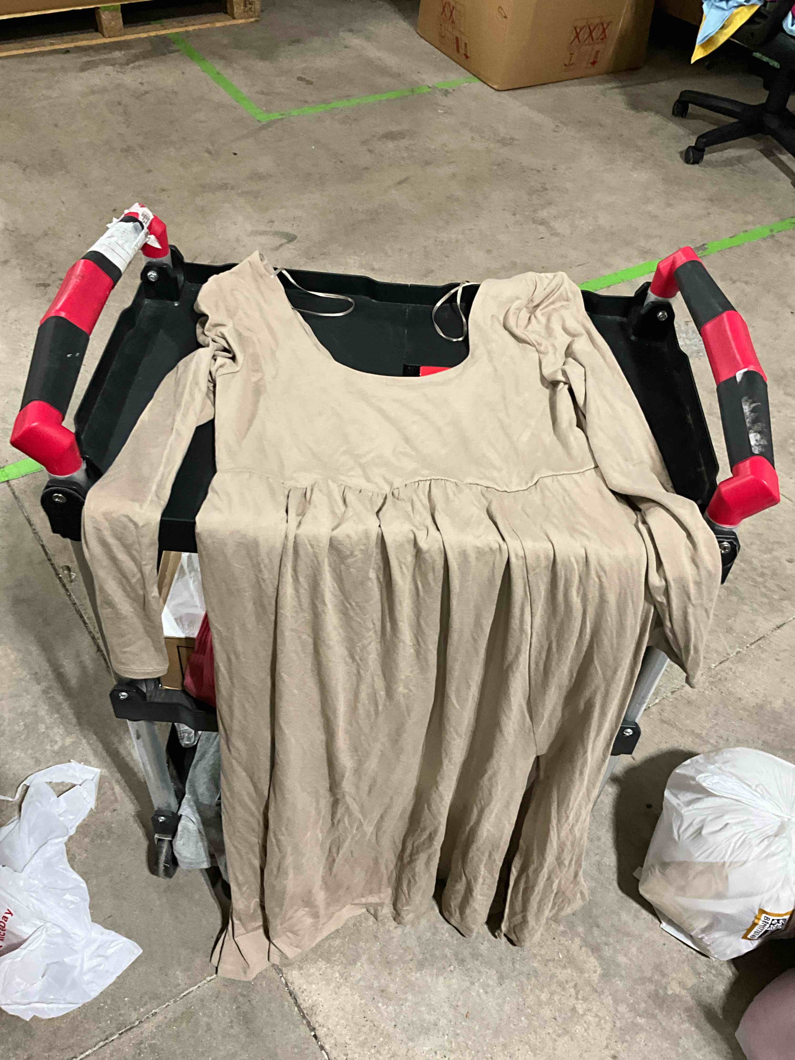 https://s3.amazonaws.com/lotting-images-prod/bidfta/BRN1776751_1754404433341.jpeg