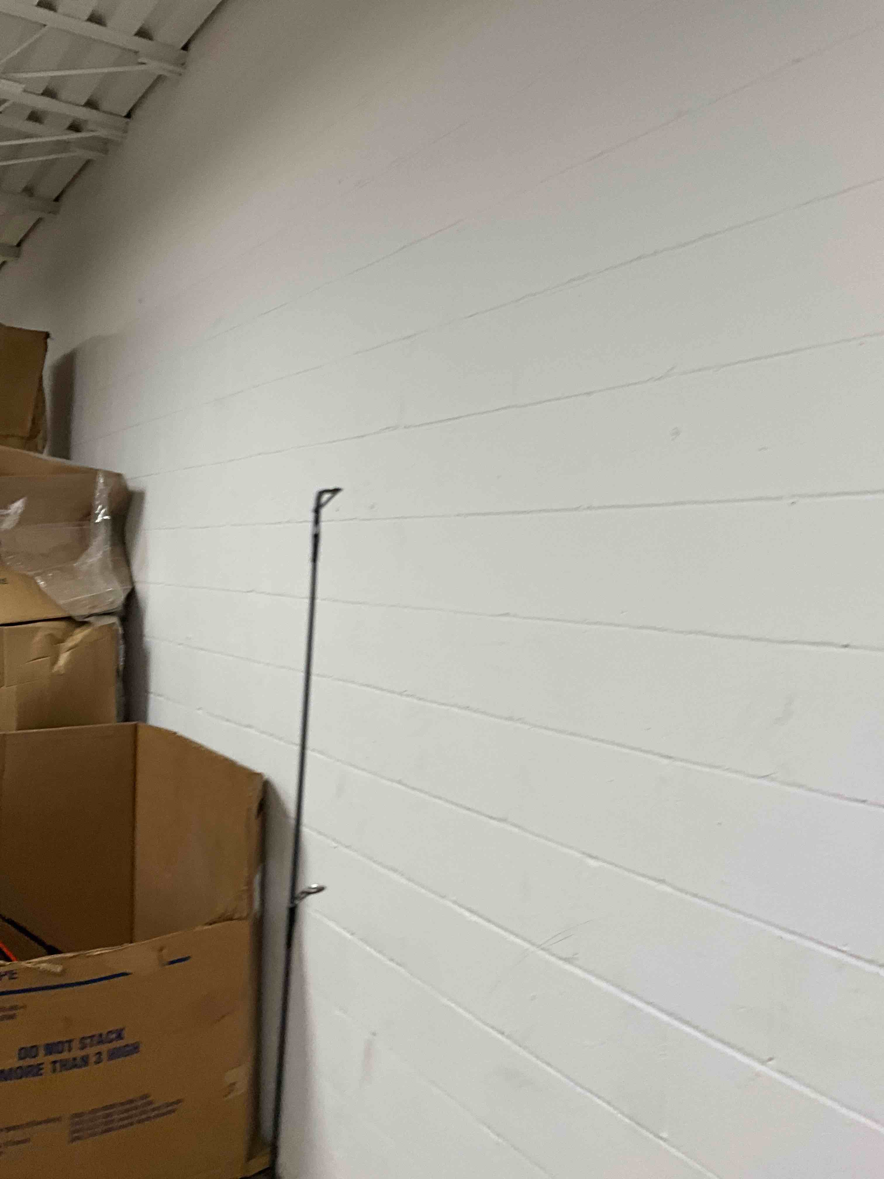 https://s3.amazonaws.com/lotting-images-prod/bidfta/BRN1776979_1755009277878.jpeg