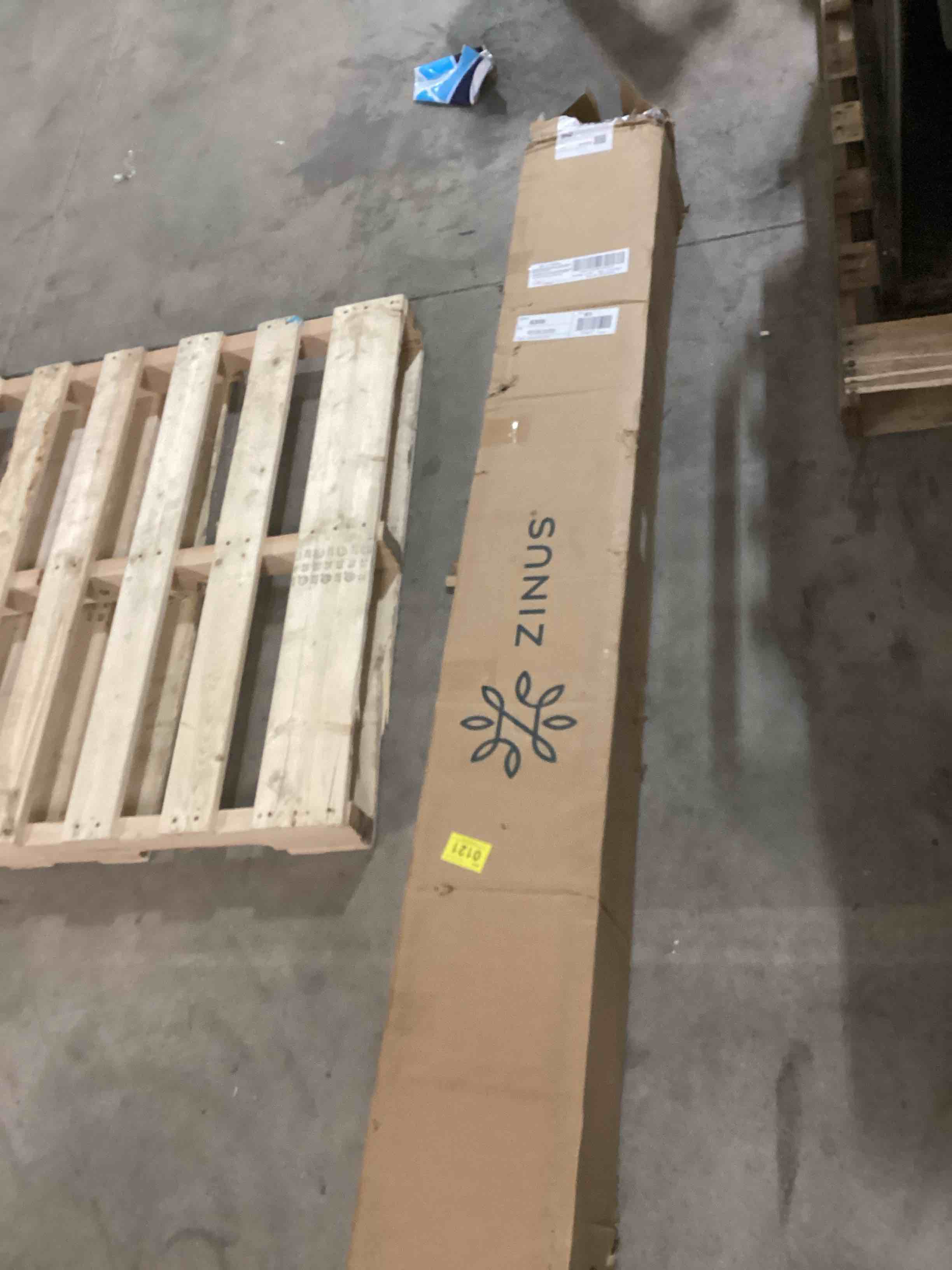 https://s3.amazonaws.com/lotting-images-prod/bidfta/BRN1779576_1755116078714.jpeg