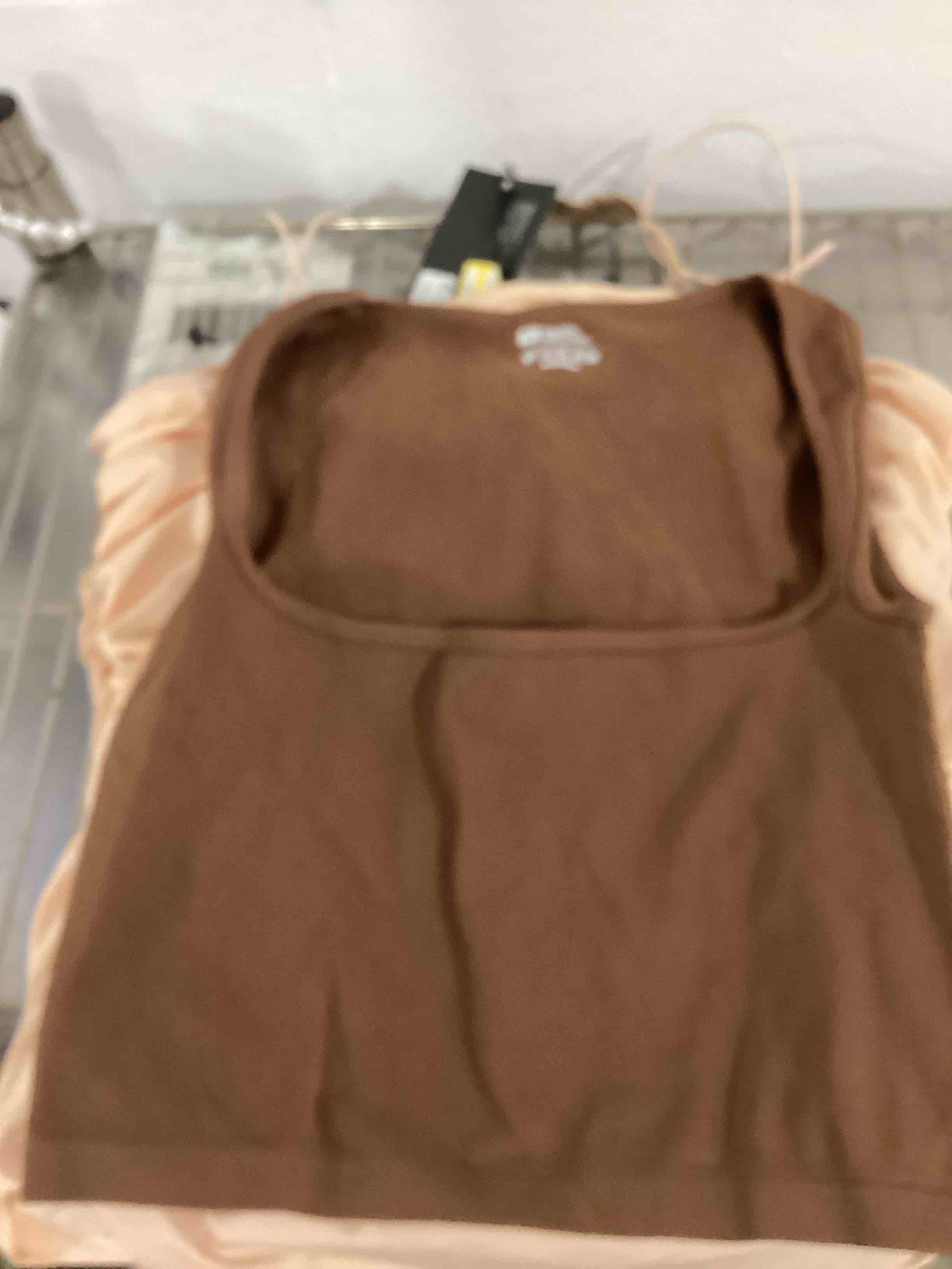 https://s3.amazonaws.com/lotting-images-prod/bidfta/BRN1779755_1755204497961.jpeg