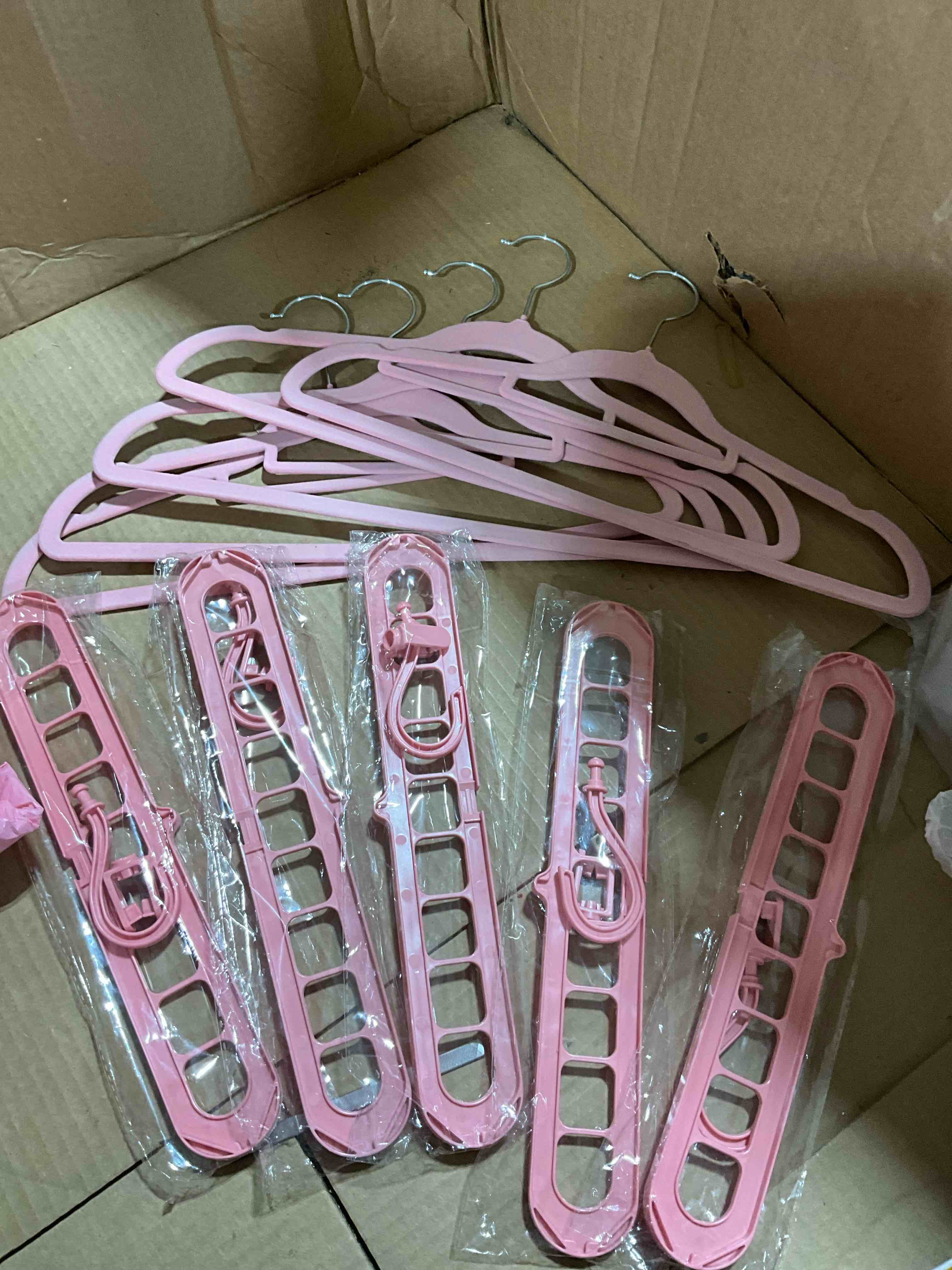 Assorted Pink Hangers (10pc)