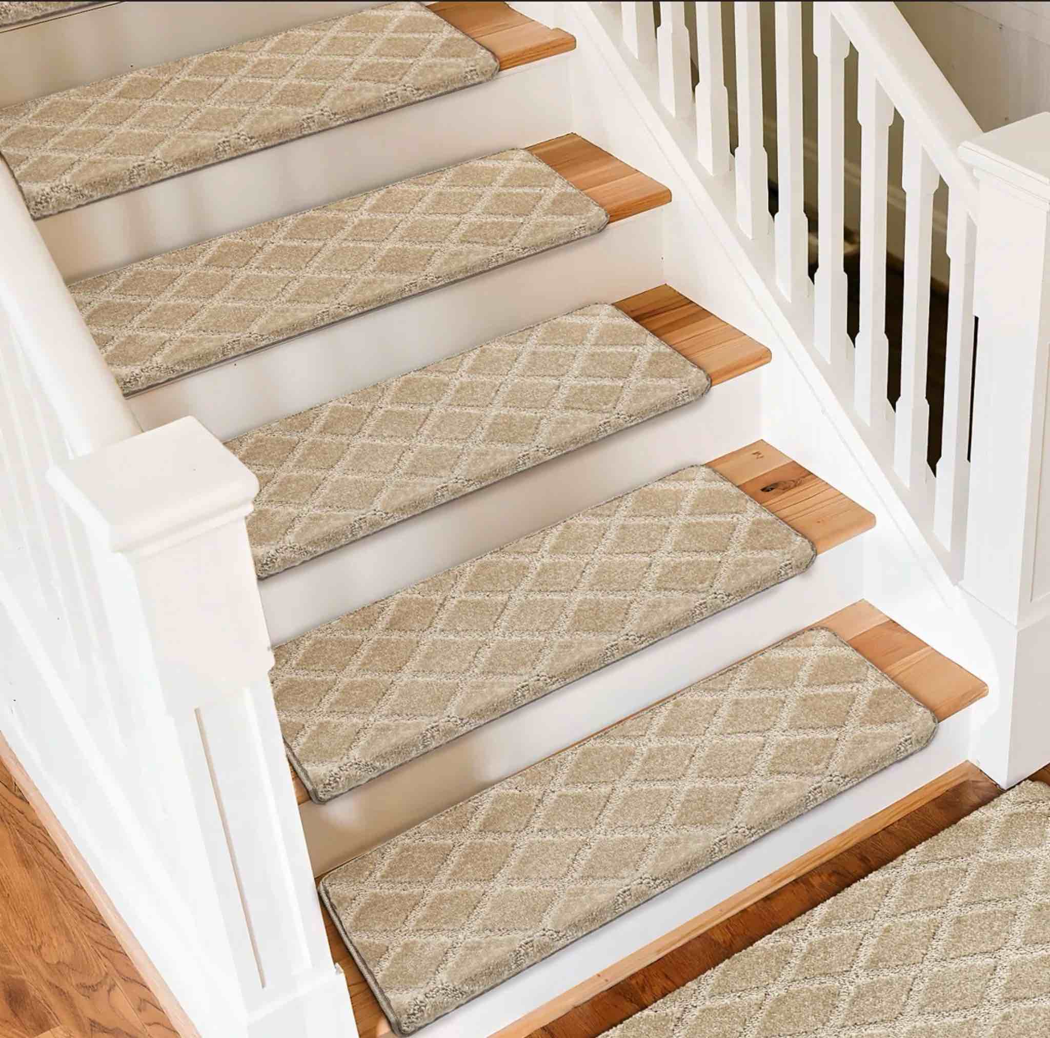Bullnosed Non Slip Stair Treads (Set of 14) (Set of 14)