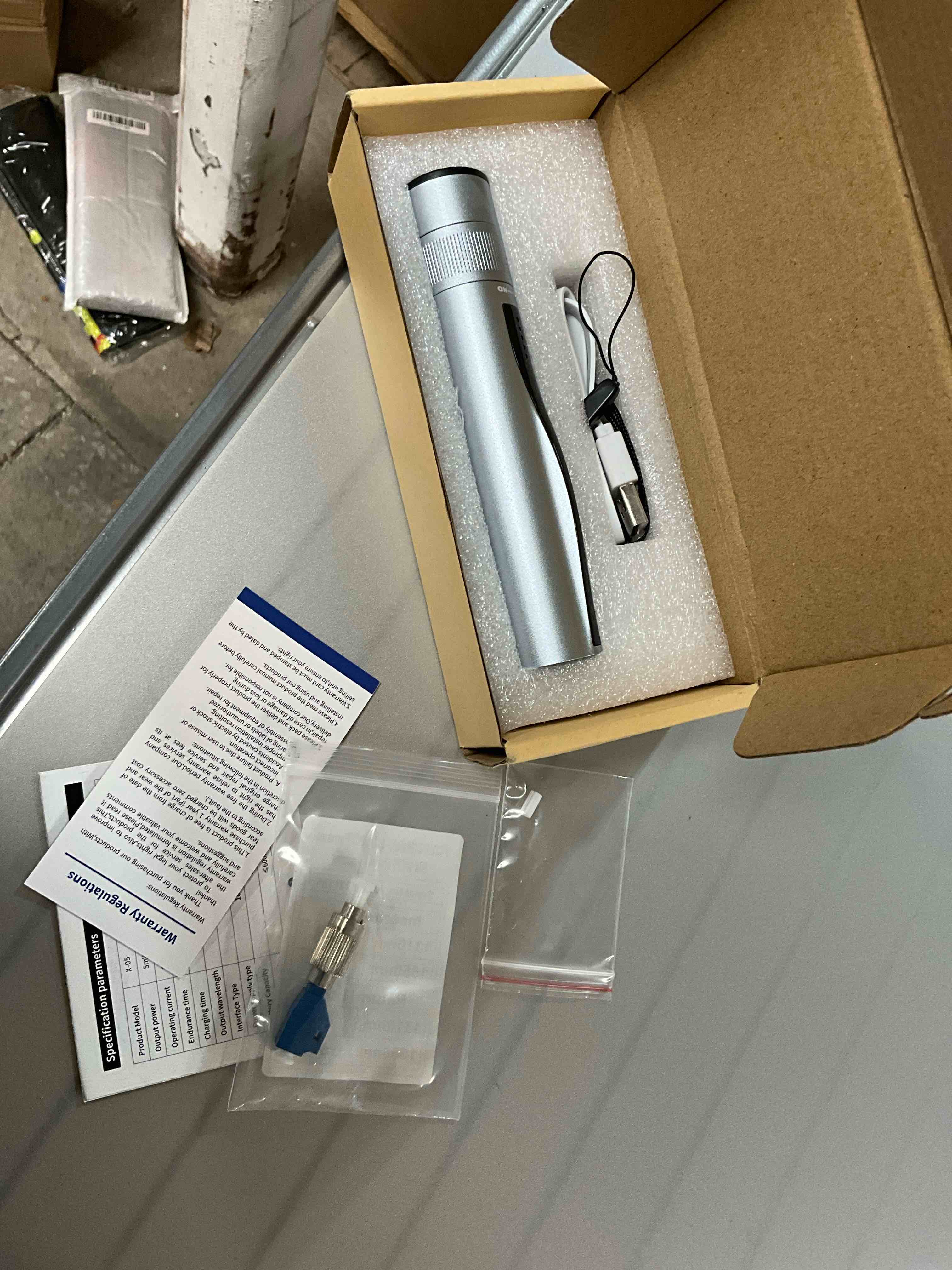 Visual Fault Locator Fiber Optic Cable Tester Tools, Visual Fault Locator Kit 15KM Range, 650nm Output Wavelength 2.5mm Universal Adapter for Fiber Optic Engineering Construction