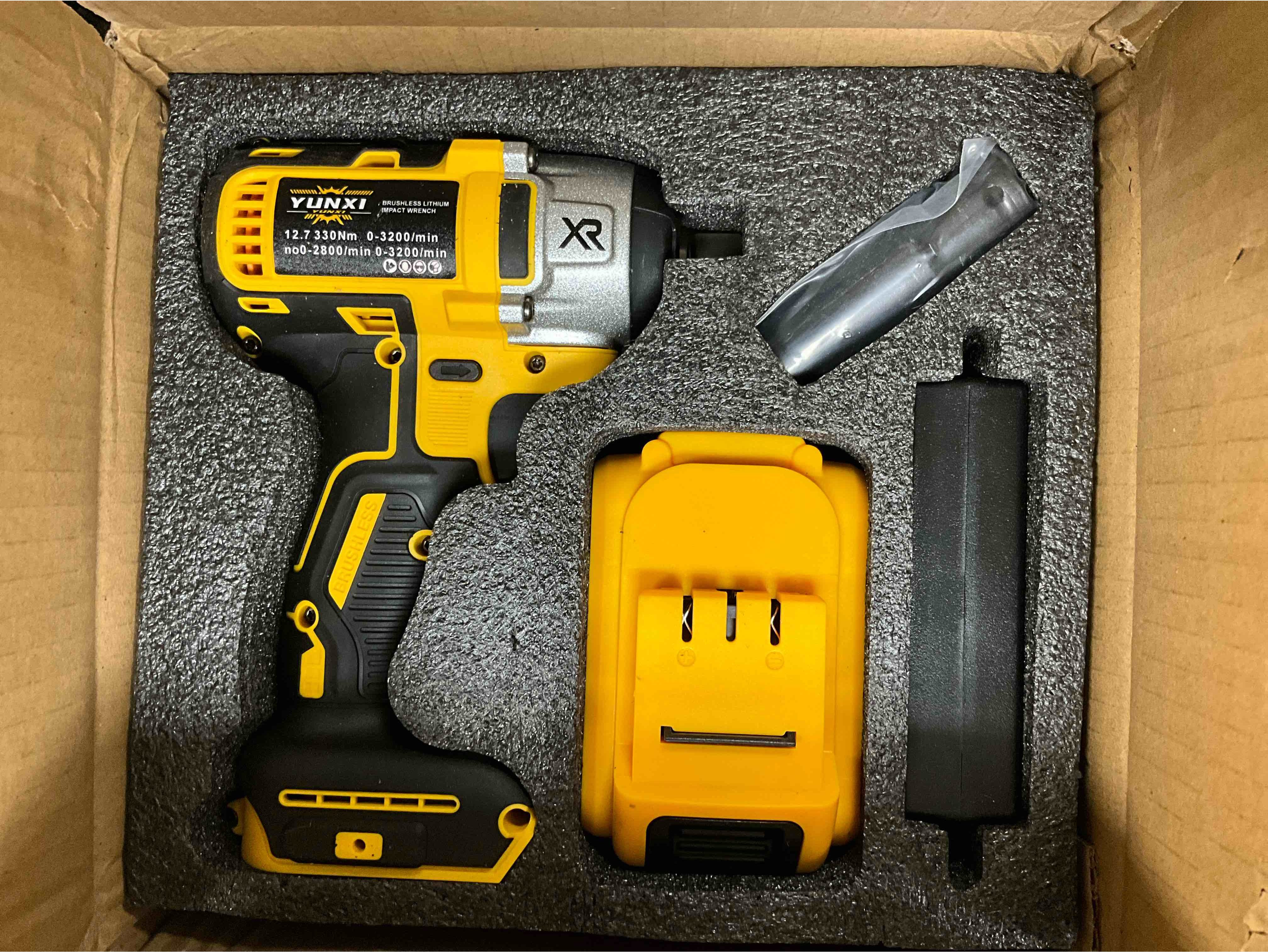 YUNXI Lithium Electric Wrench set, Li-Ion battery. Cordless.