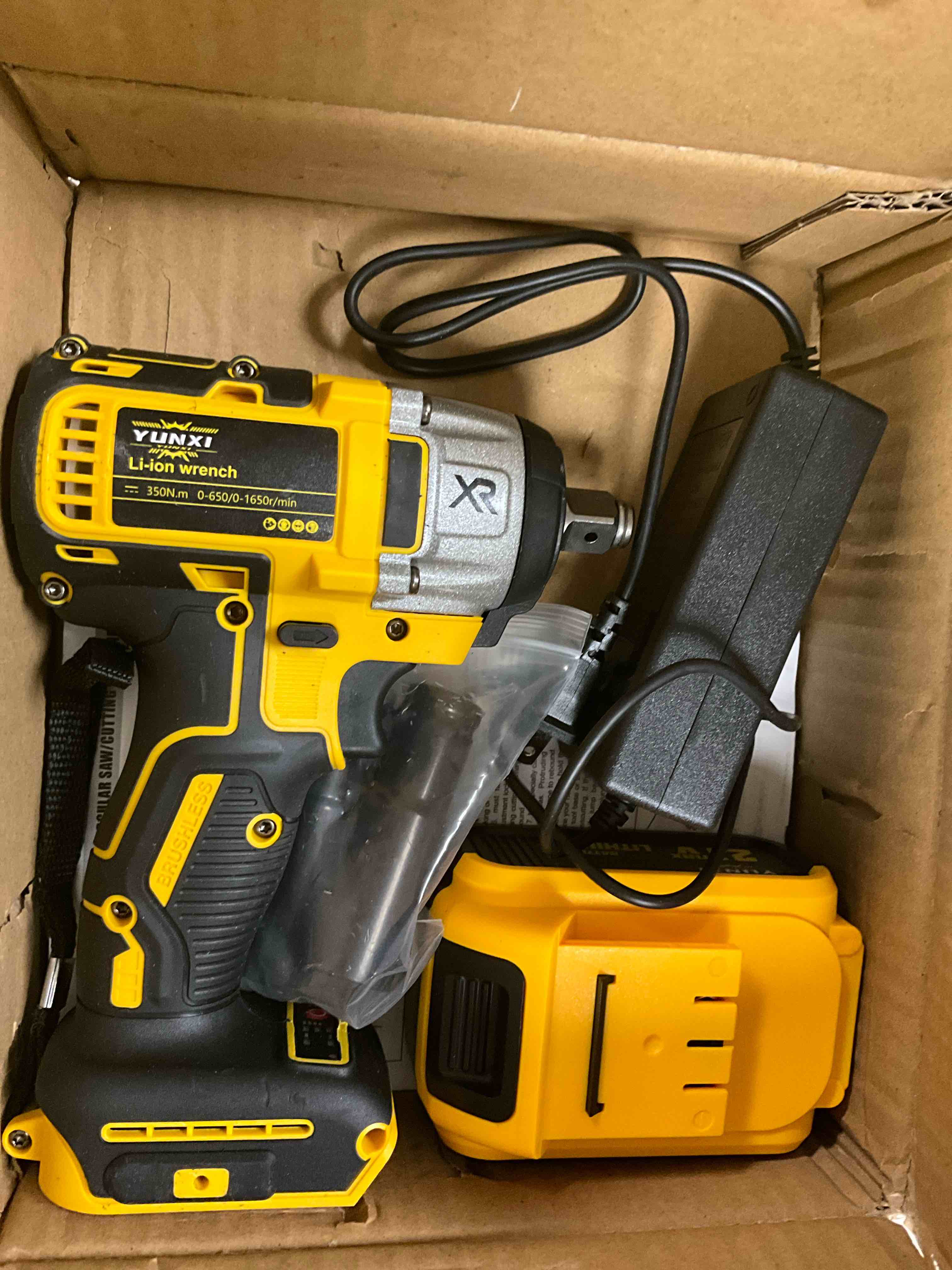 YUNXI Lithium Electric Wrench set, Li-Ion battery. Cordless.