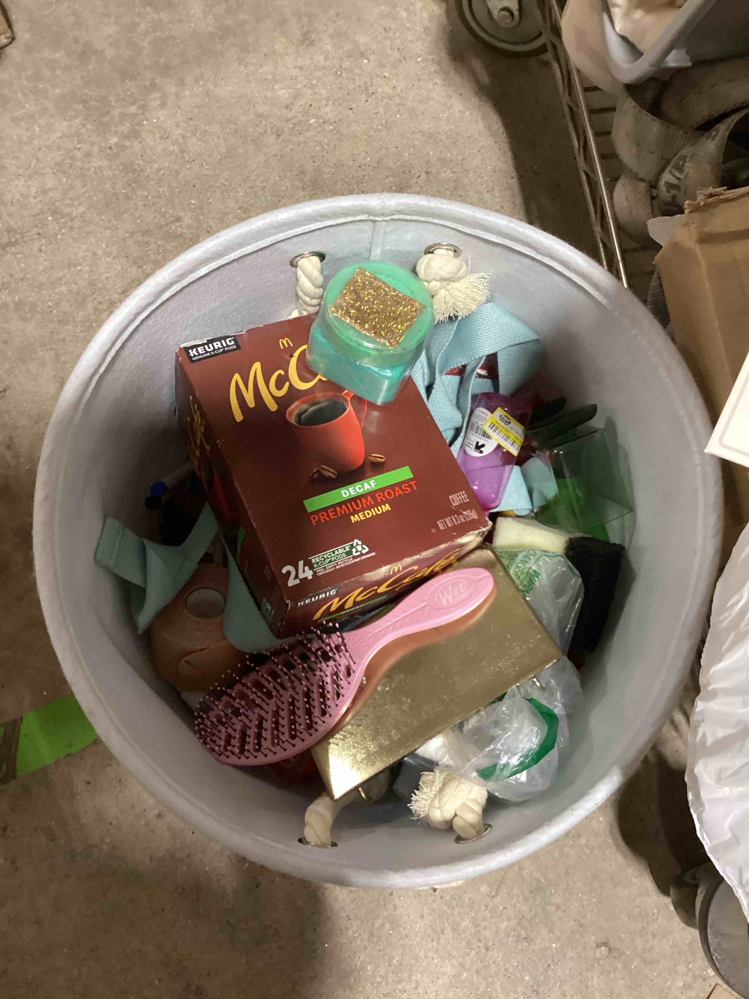 Assorted items 
