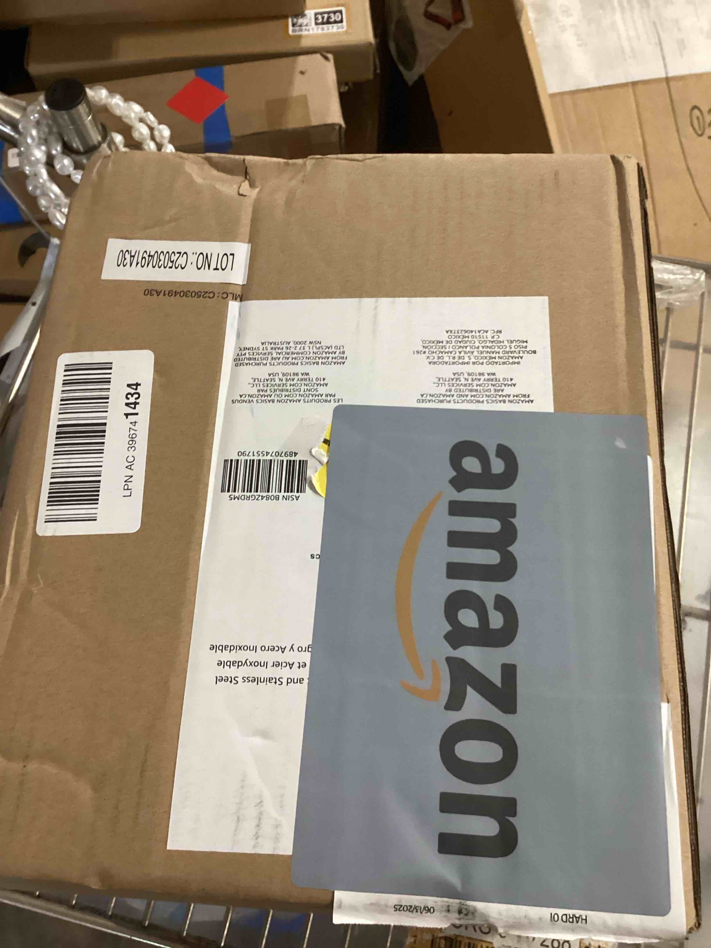 https://s3.amazonaws.com/lotting-images-prod/bidfta/BRN1783804_1752874156637.jpeg