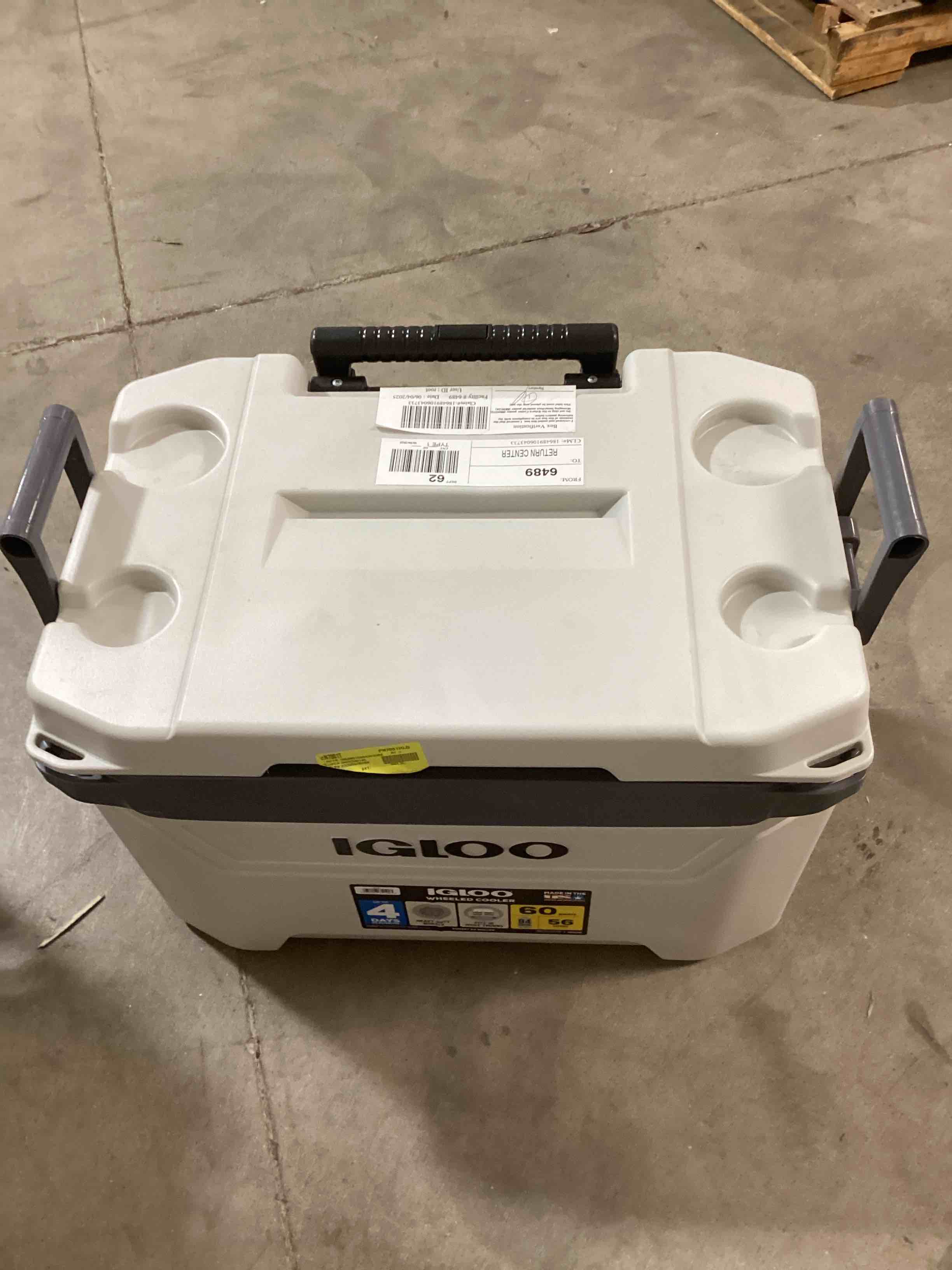 Igloo Bone White and Gray 60-Quart Sunset Roller Cooler