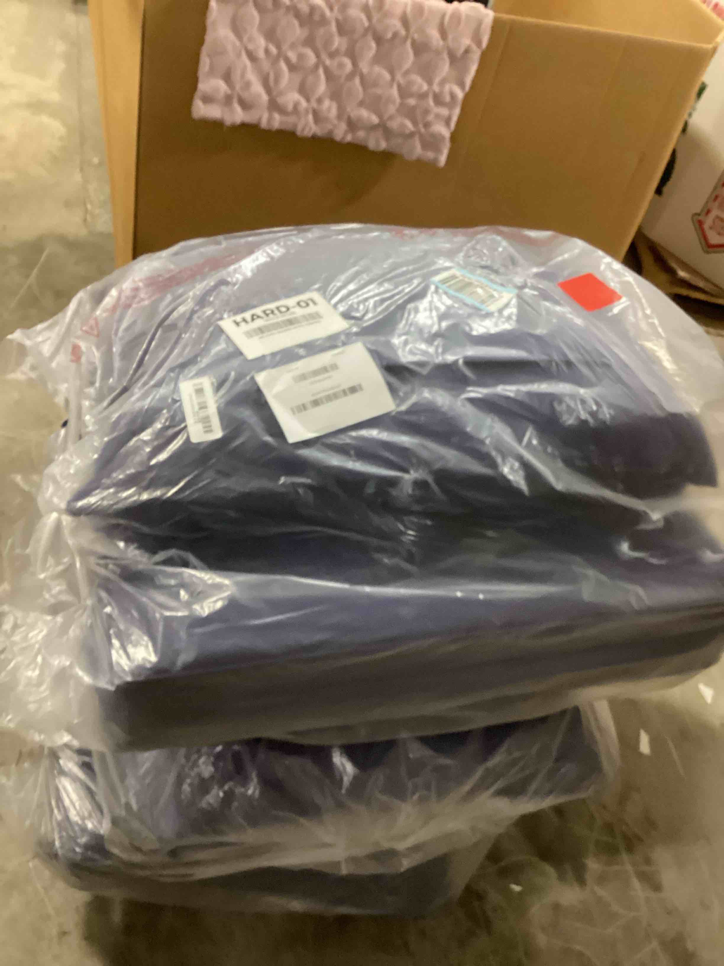 https://s3.amazonaws.com/lotting-images-prod/bidfta/BRN1784017_1753388566605.jpeg