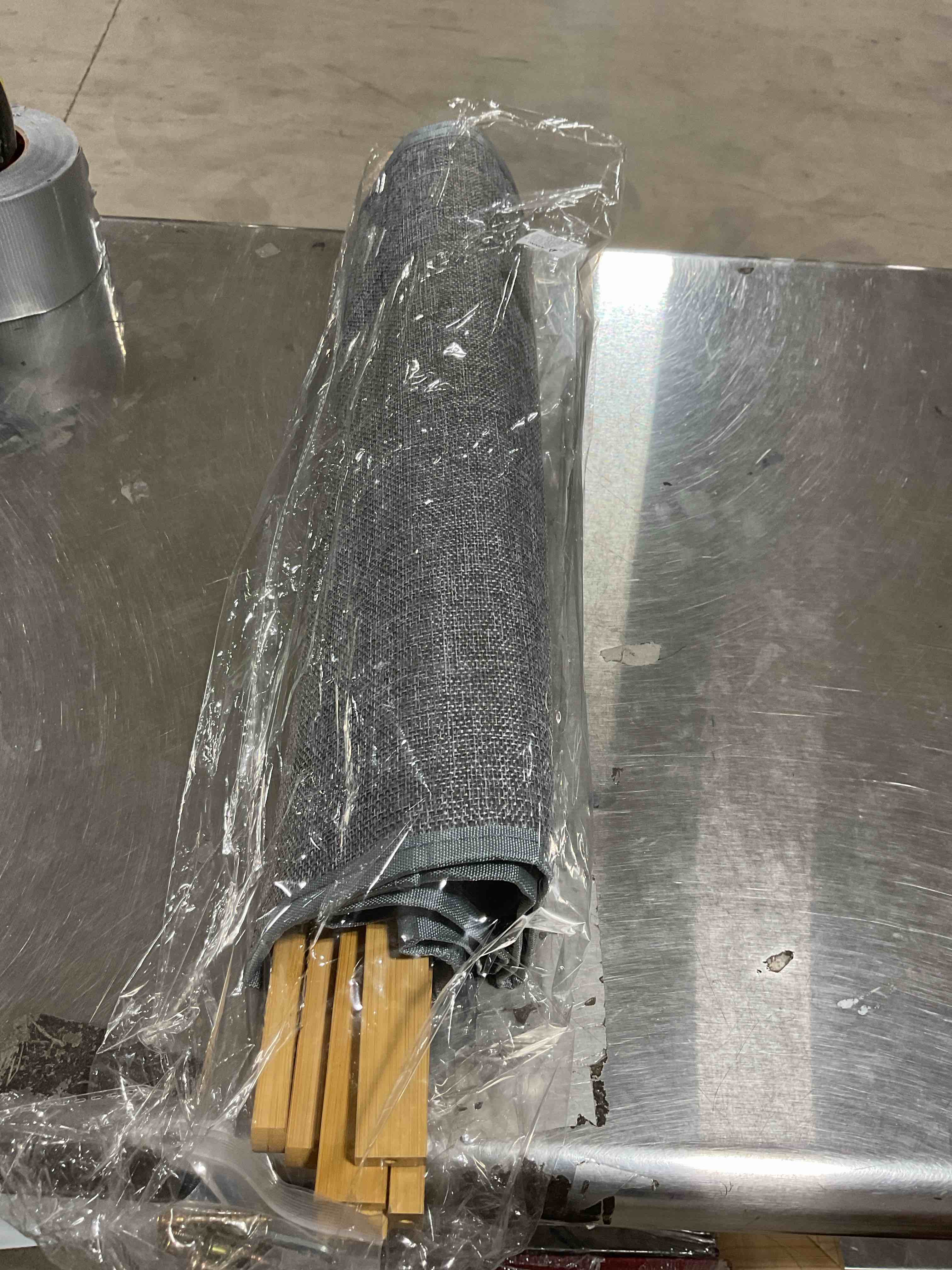 Foldable storage basket