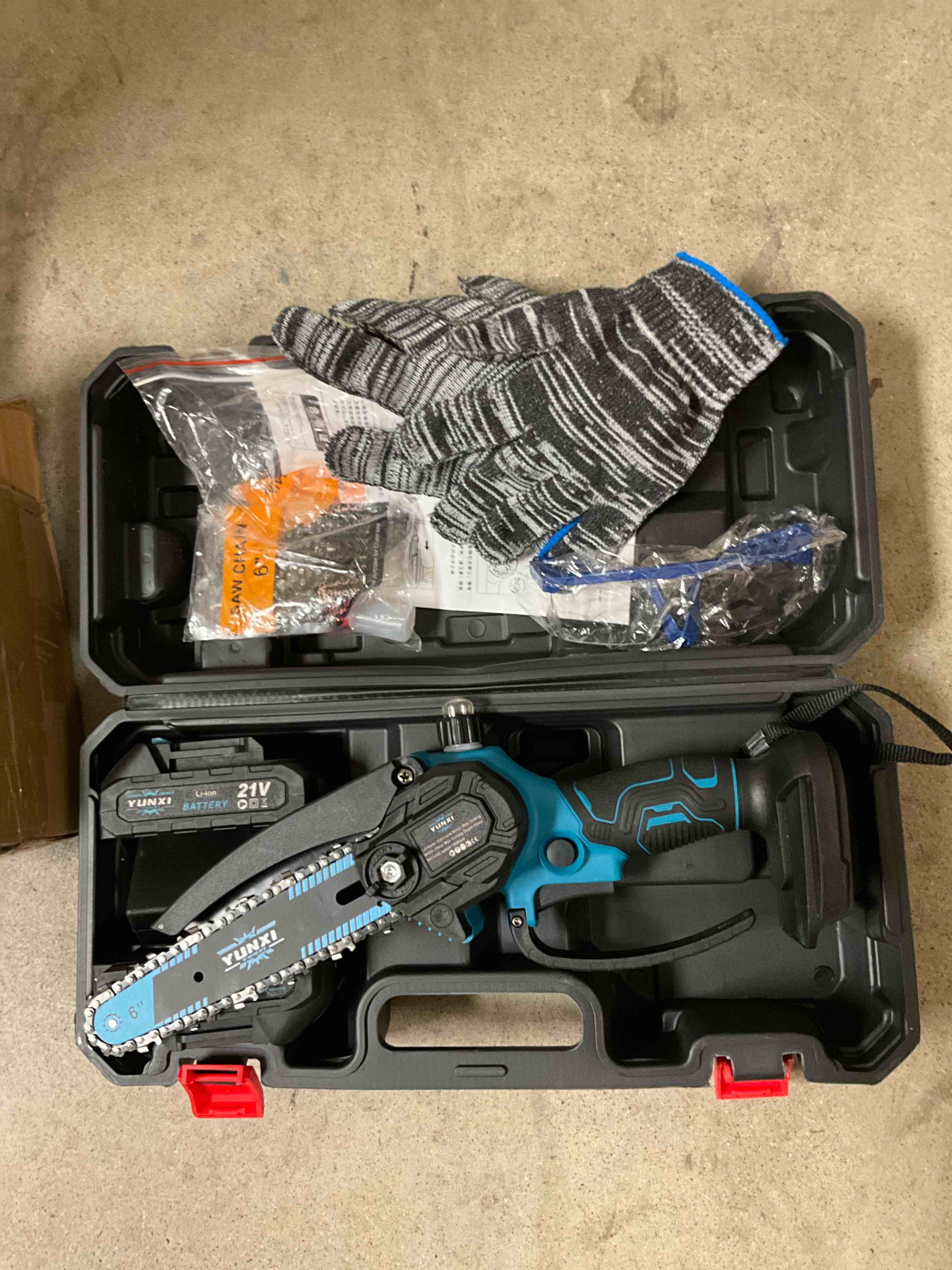 YUNXI 21 V BATTERY SAW 