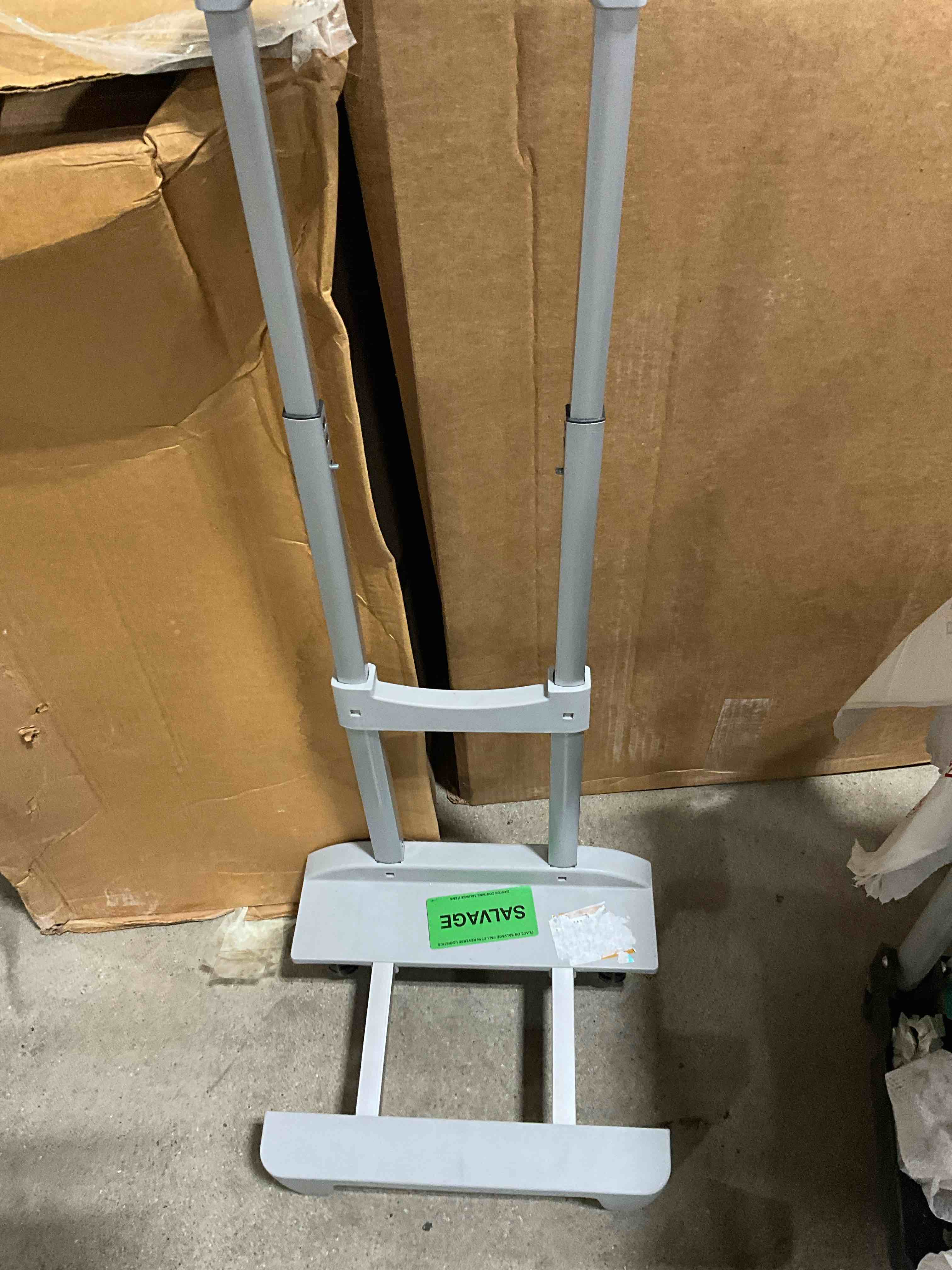 https://s3.amazonaws.com/lotting-images-prod/bidfta/BRN1786831_1760646264096.jpeg