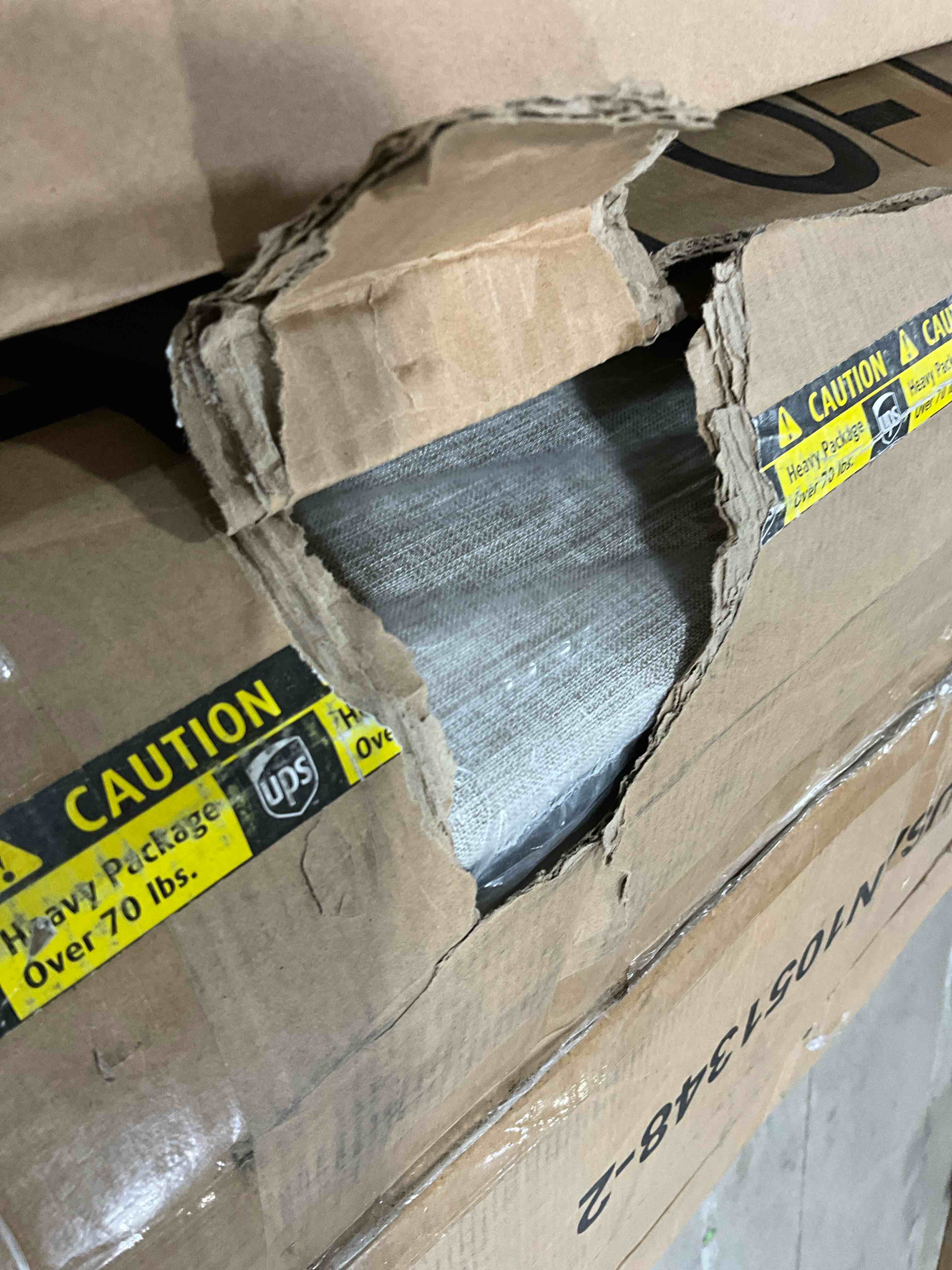 https://s3.amazonaws.com/lotting-images-prod/bidfta/BRN1786848_1760638761308.jpeg