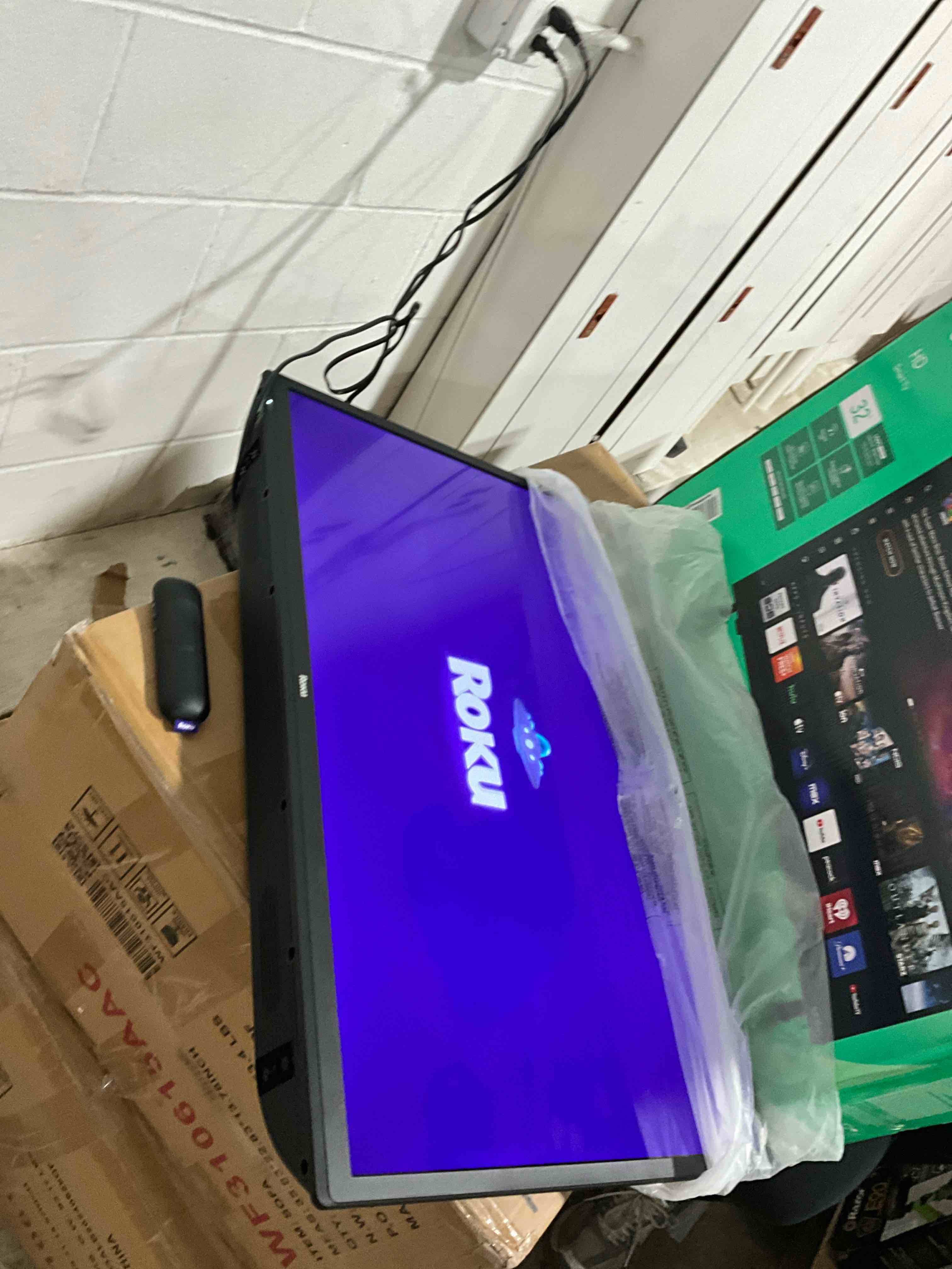 https://s3.amazonaws.com/lotting-images-prod/bidfta/BRN1786947_1760731540829.jpeg