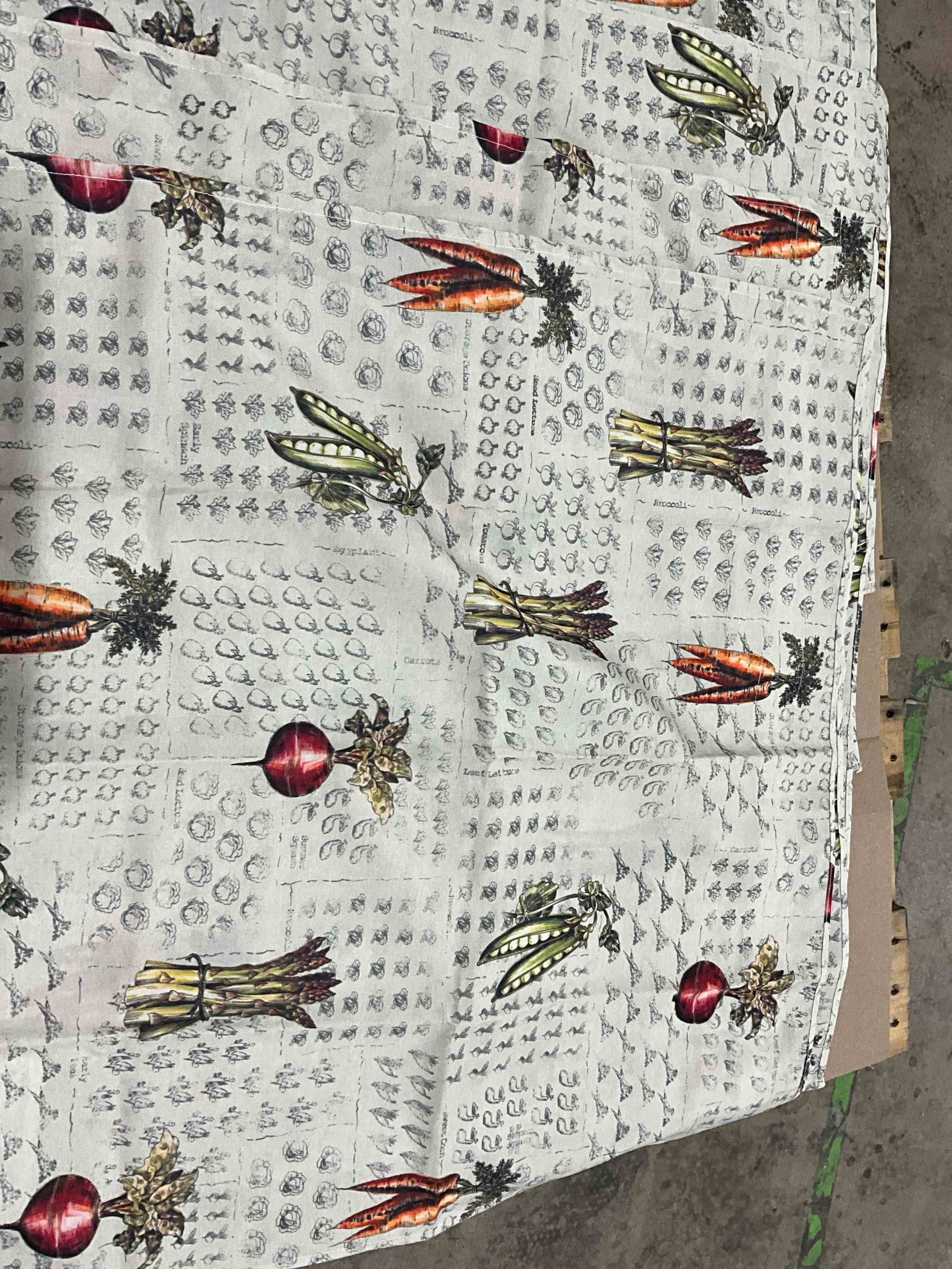 Saturday Knight Vegetable Patch, 10 Pc, (7 Square Curtain, 3 Long Short Curtains)