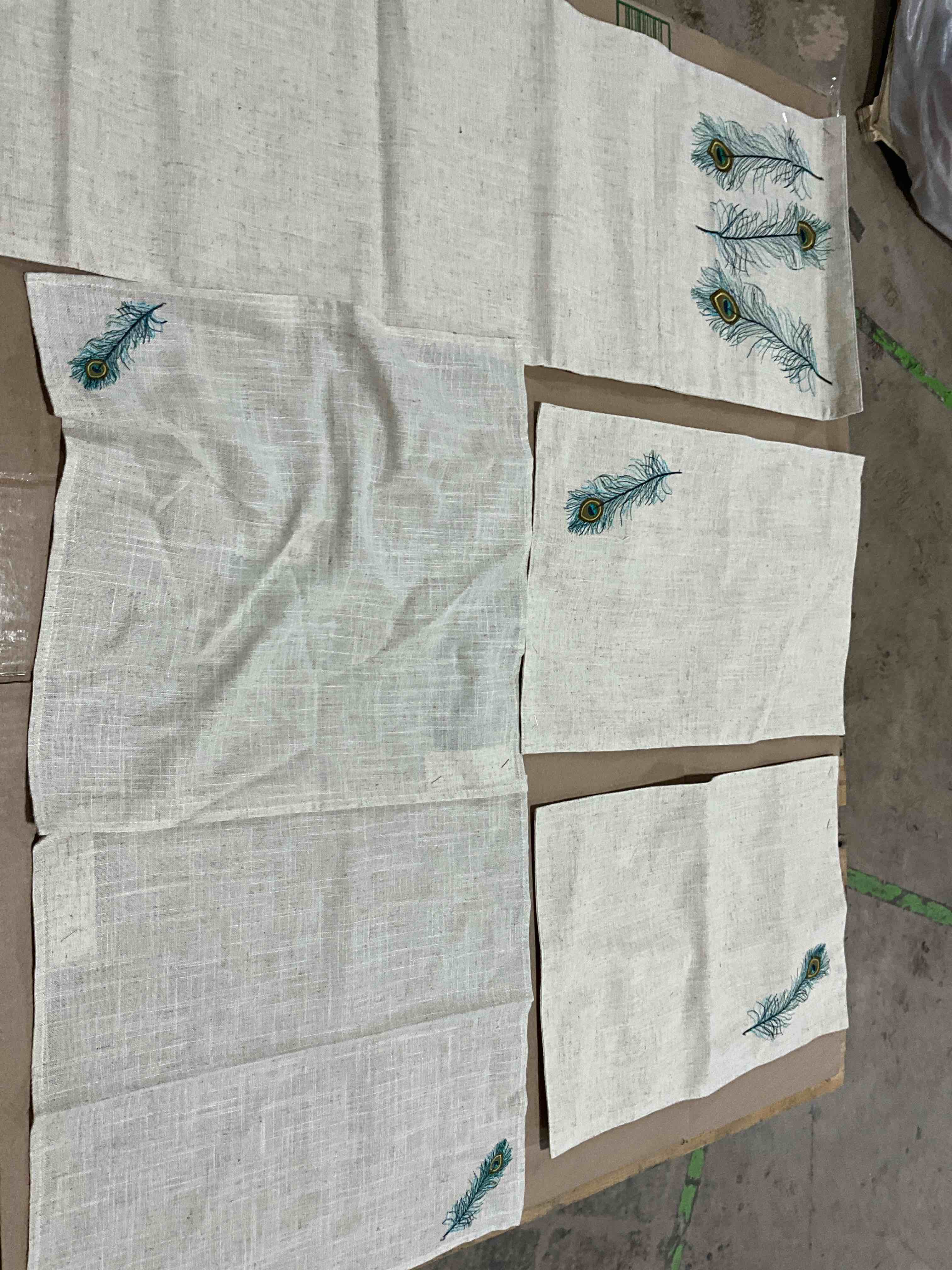 Saturday Knight Peacock Feathers, Beige Linen, 5 Pc (1 Table Runner, 2 Table Cloth, 2 Napkin)