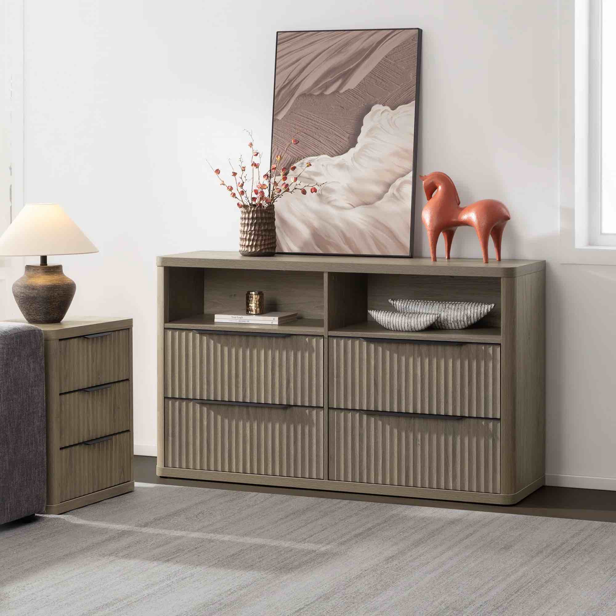 Sicolas Grey Cas Dresser 4 Drawers