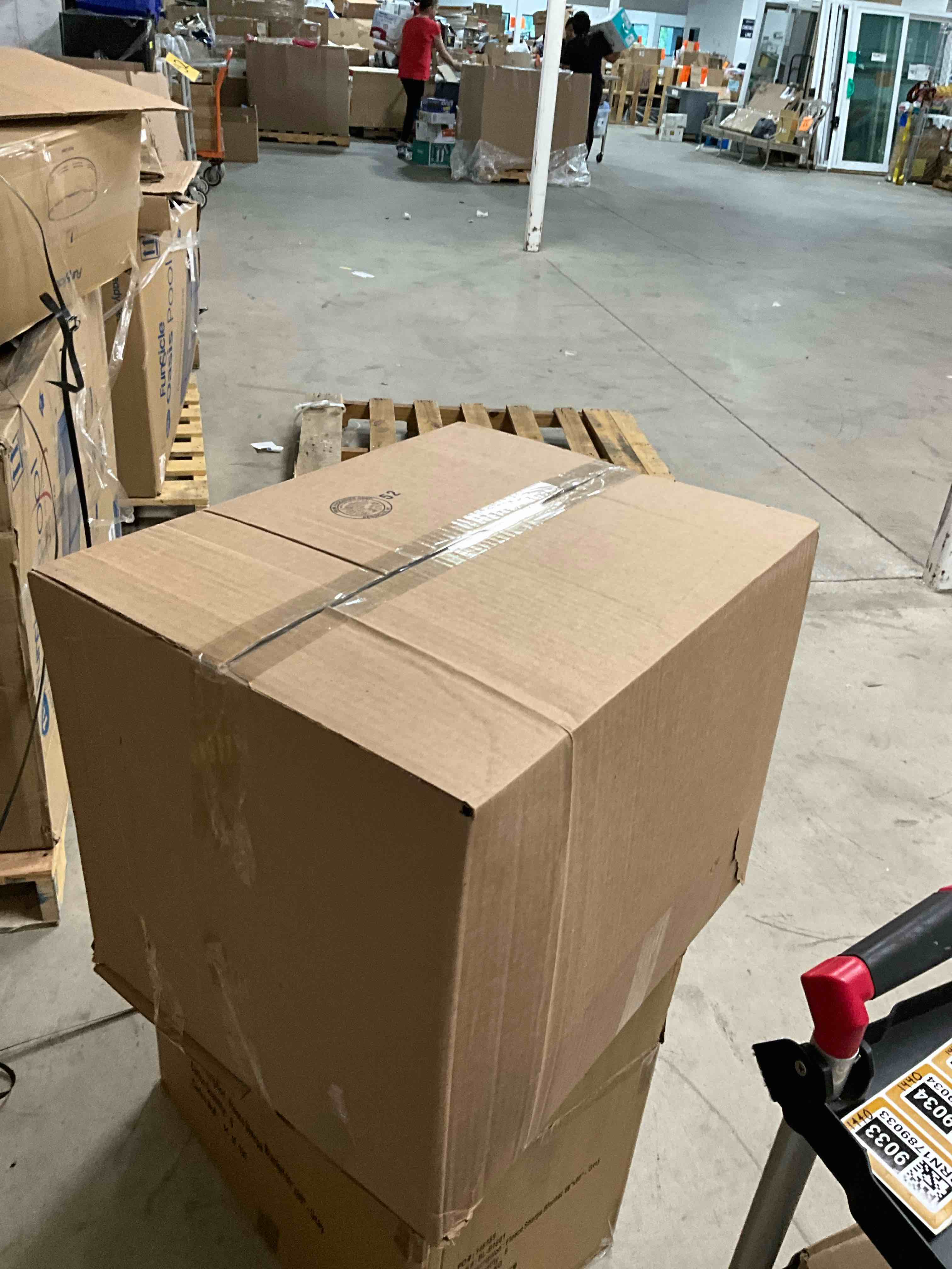 https://s3.amazonaws.com/lotting-images-prod/bidfta/BRN1789035_1755092894407.jpeg