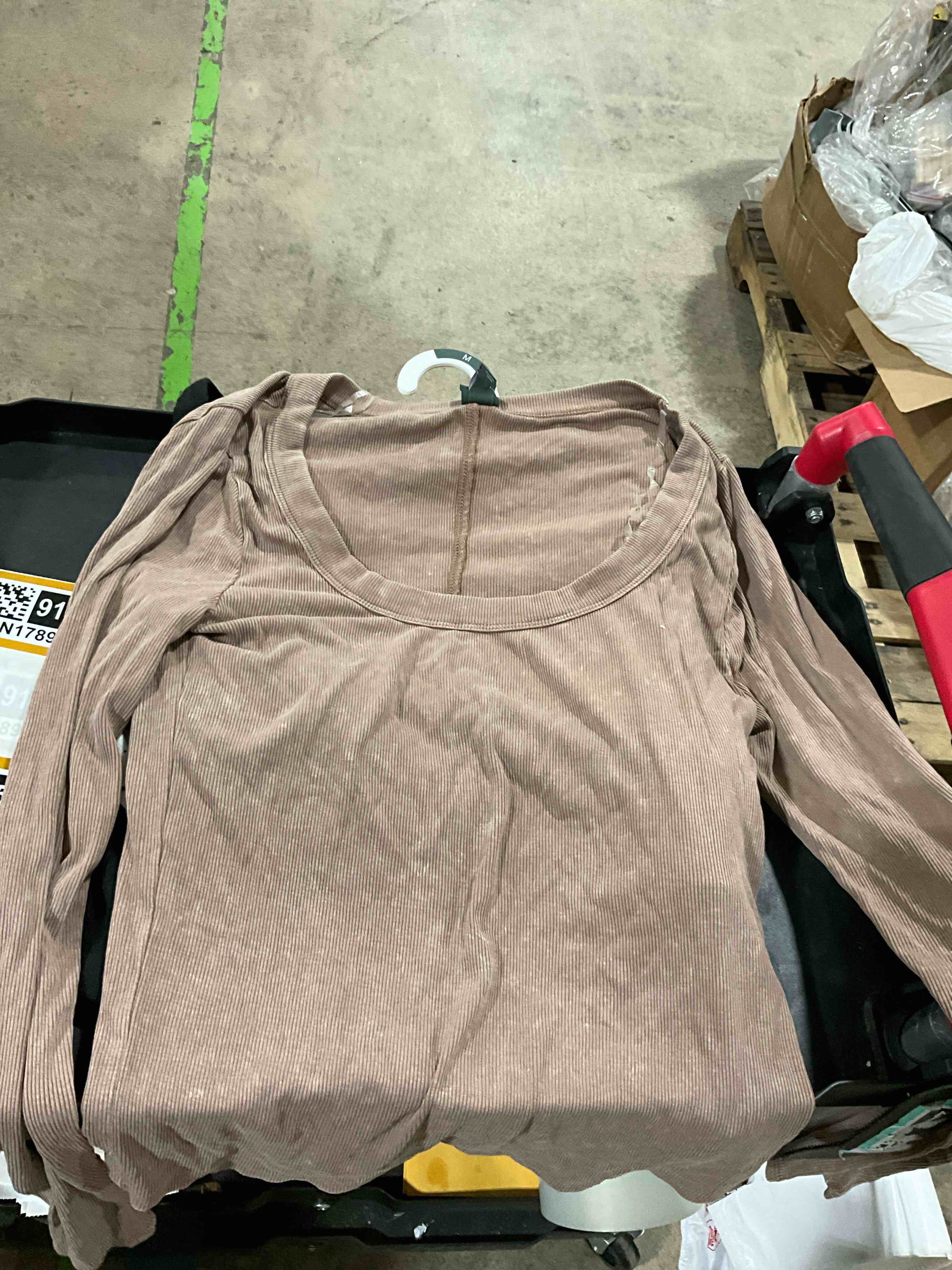 https://s3.amazonaws.com/lotting-images-prod/bidfta/BRN1789158_1755185060419.jpeg