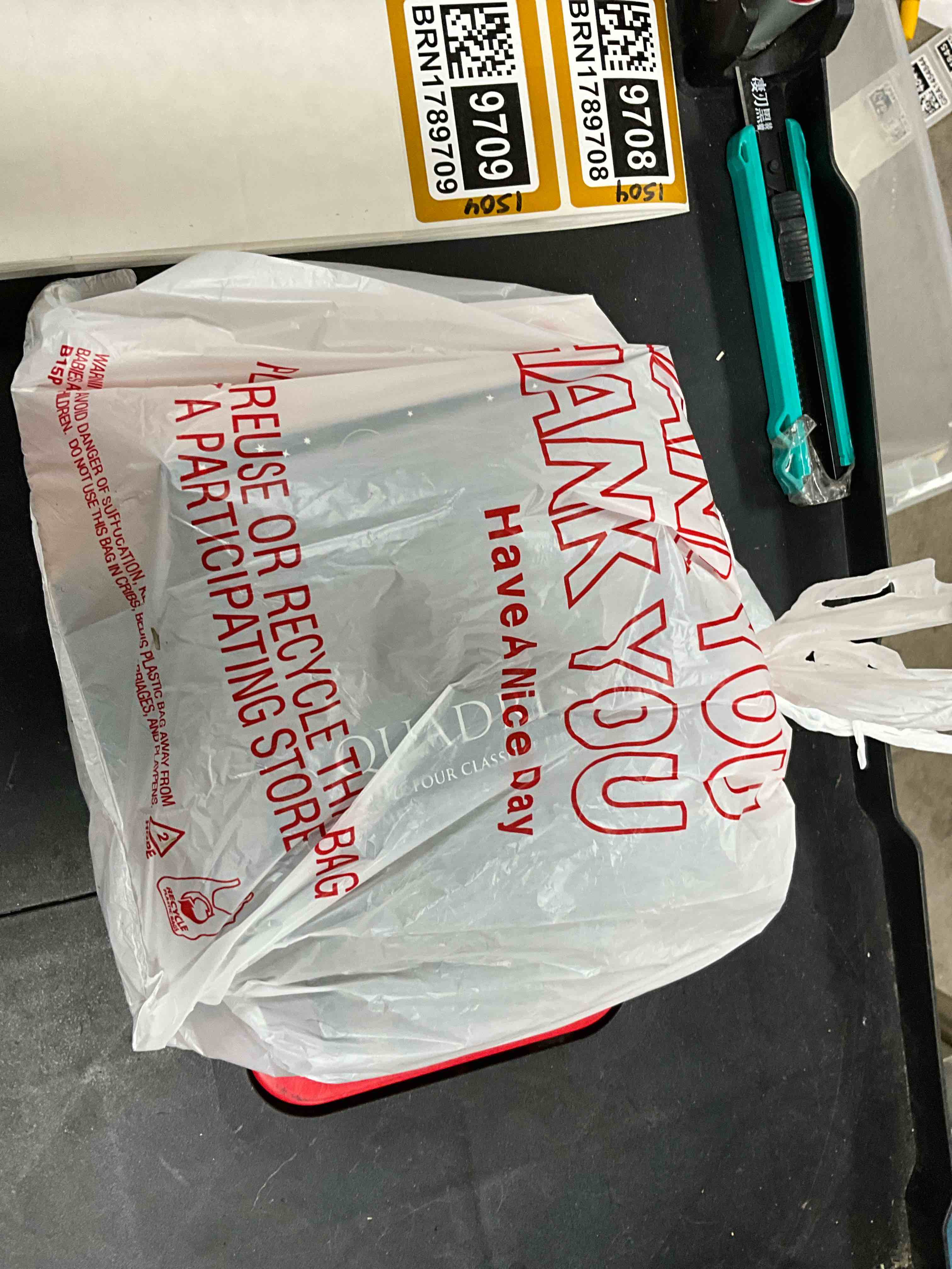 https://s3.amazonaws.com/lotting-images-prod/bidfta/BRN1789709_1755874286657.jpeg
