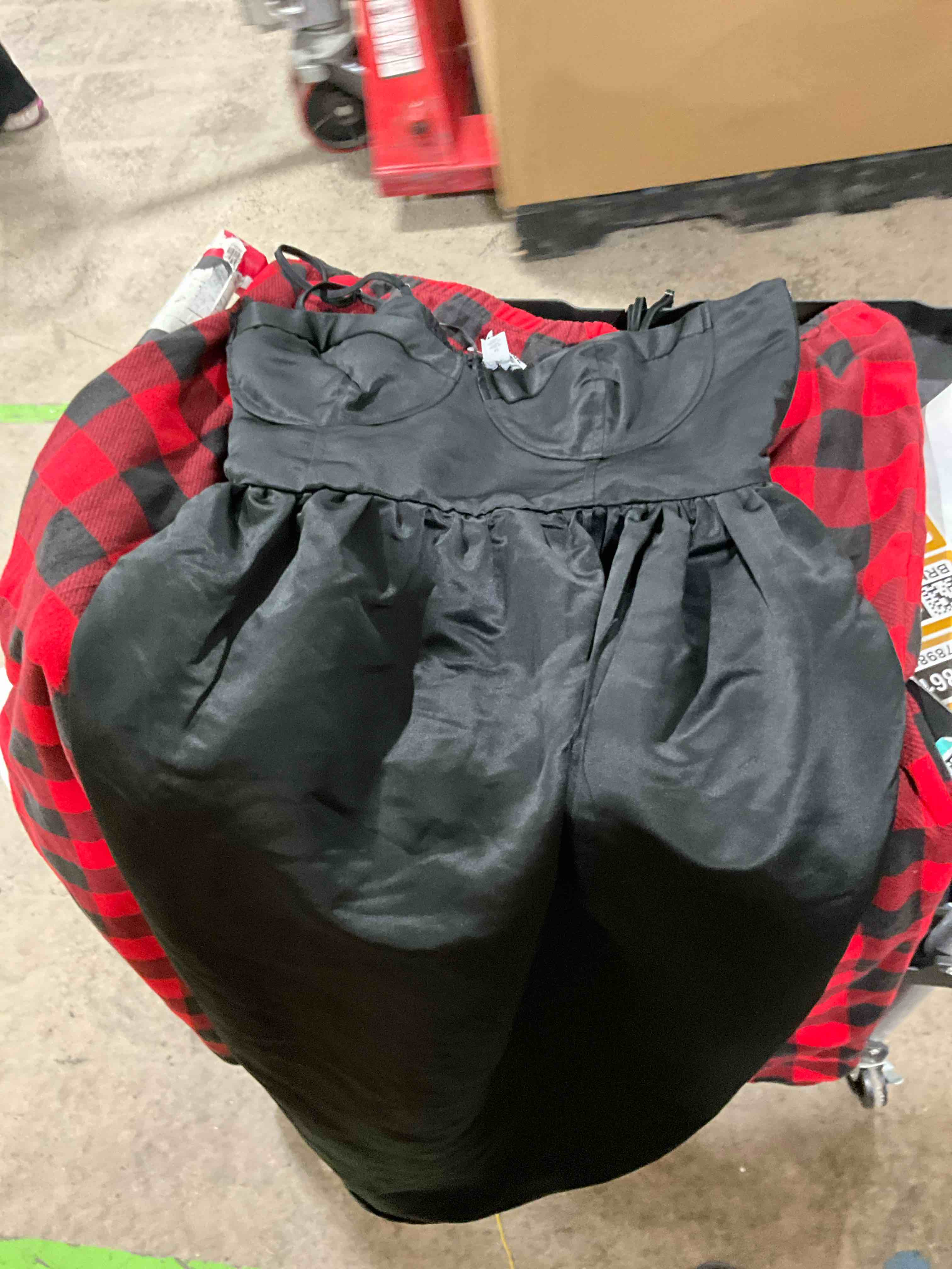 https://s3.amazonaws.com/lotting-images-prod/bidfta/BRN1789857_1756237510073.jpeg