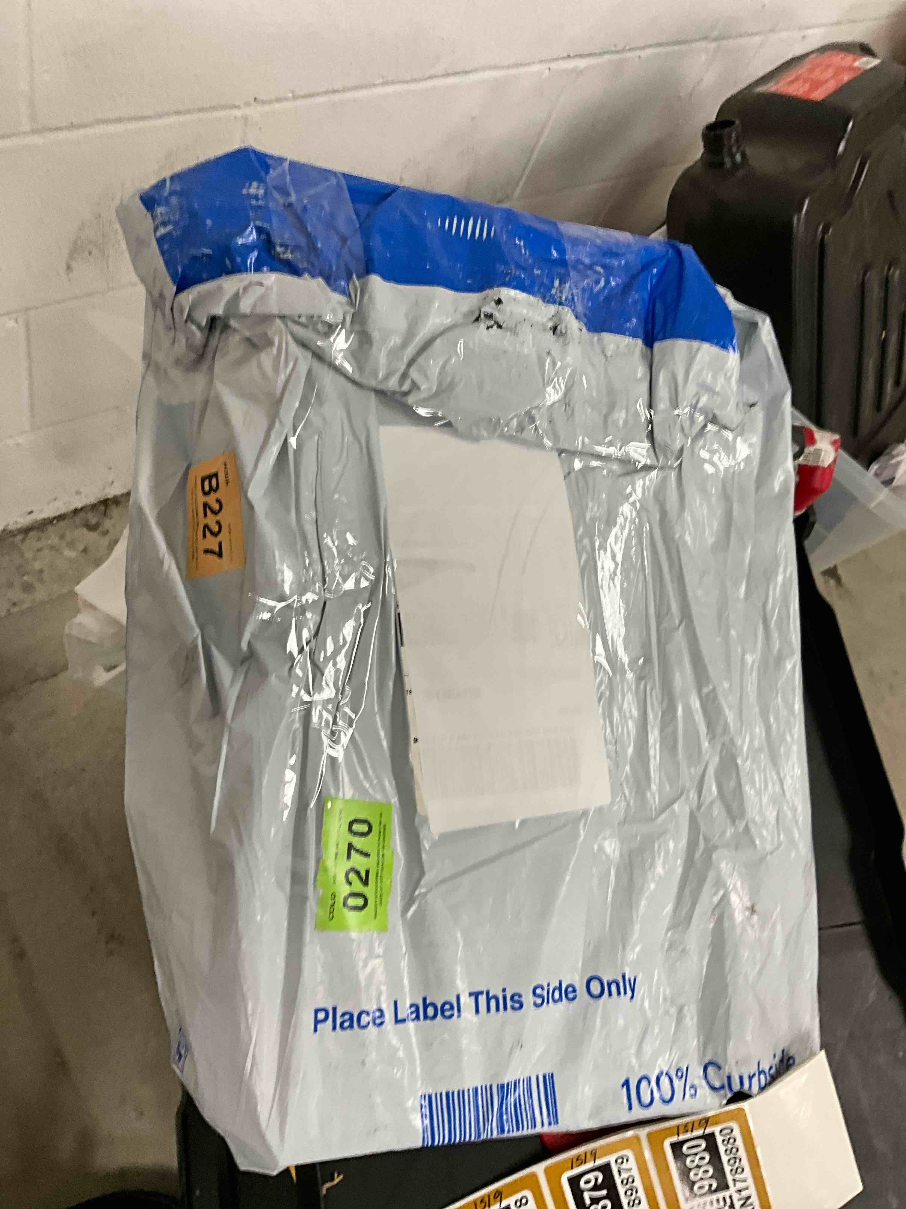 https://s3.amazonaws.com/lotting-images-prod/bidfta/BRN1789880_1756219730017.jpeg