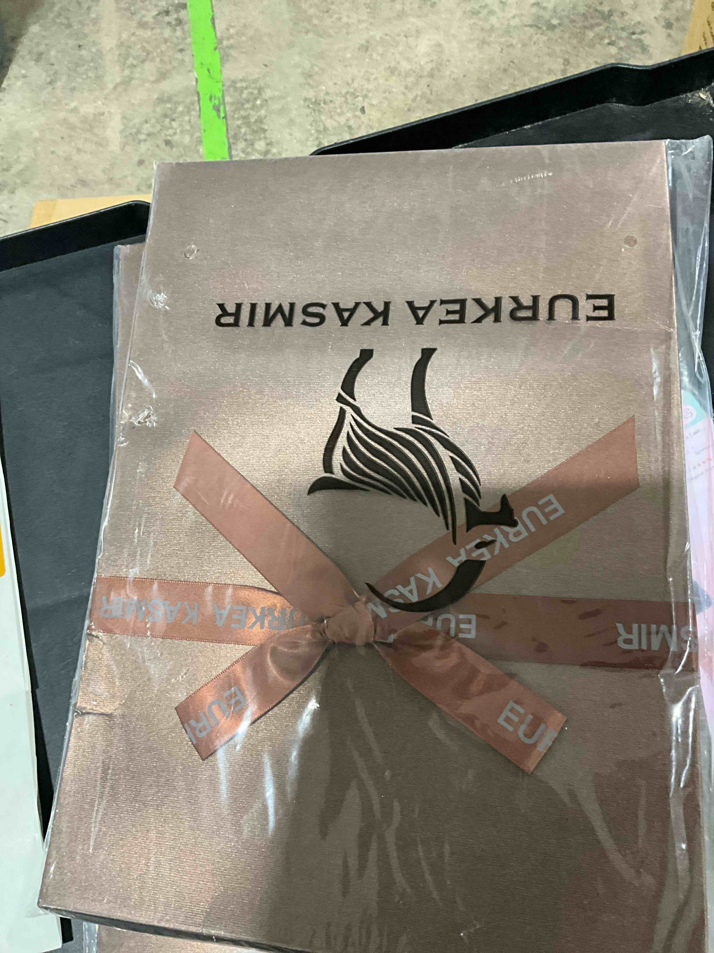 https://s3.amazonaws.com/lotting-images-prod/bidfta/BRN1790094_1756737362760.jpeg