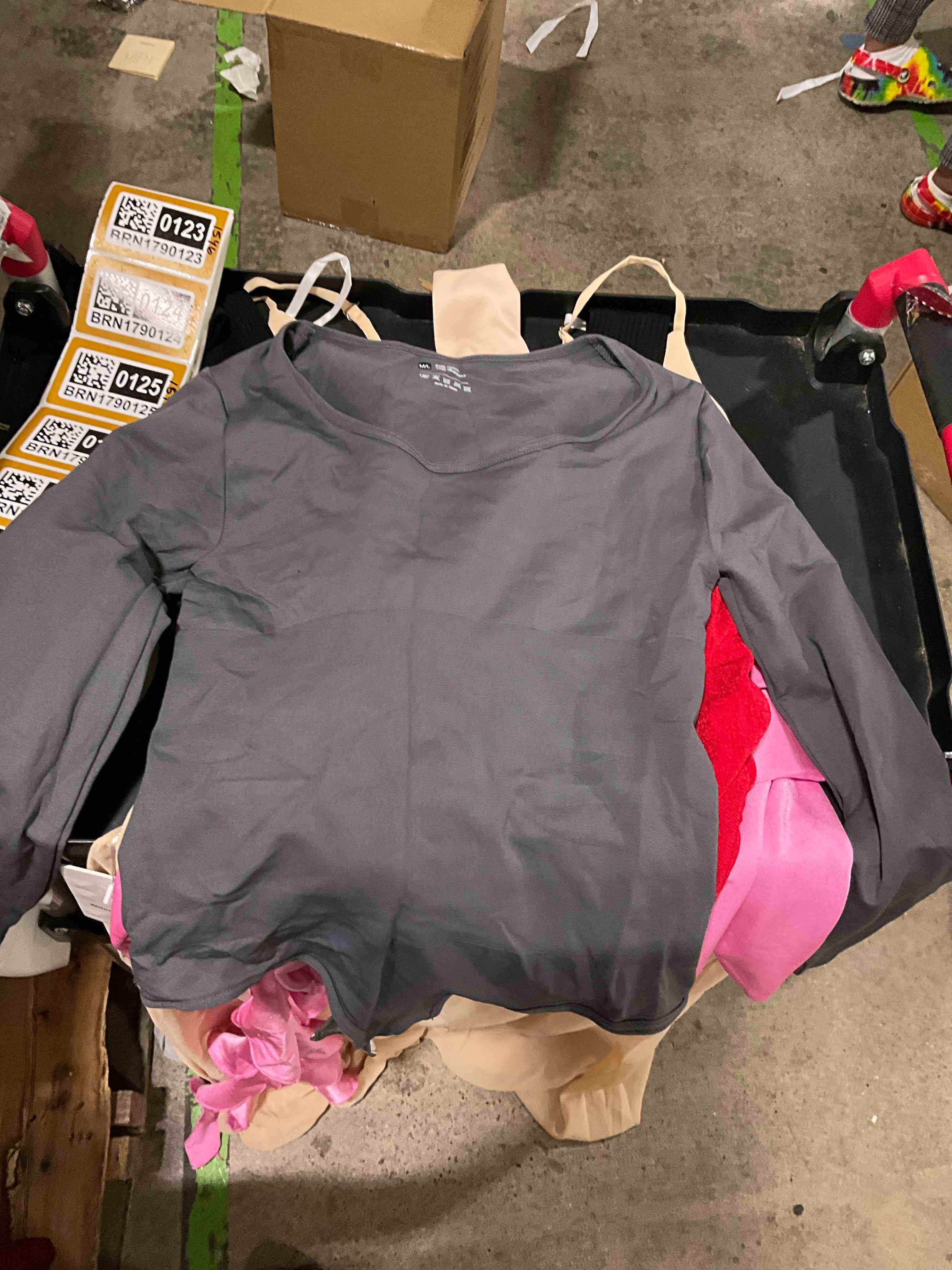 https://s3.amazonaws.com/lotting-images-prod/bidfta/BRN1790127_1756481159740.jpeg