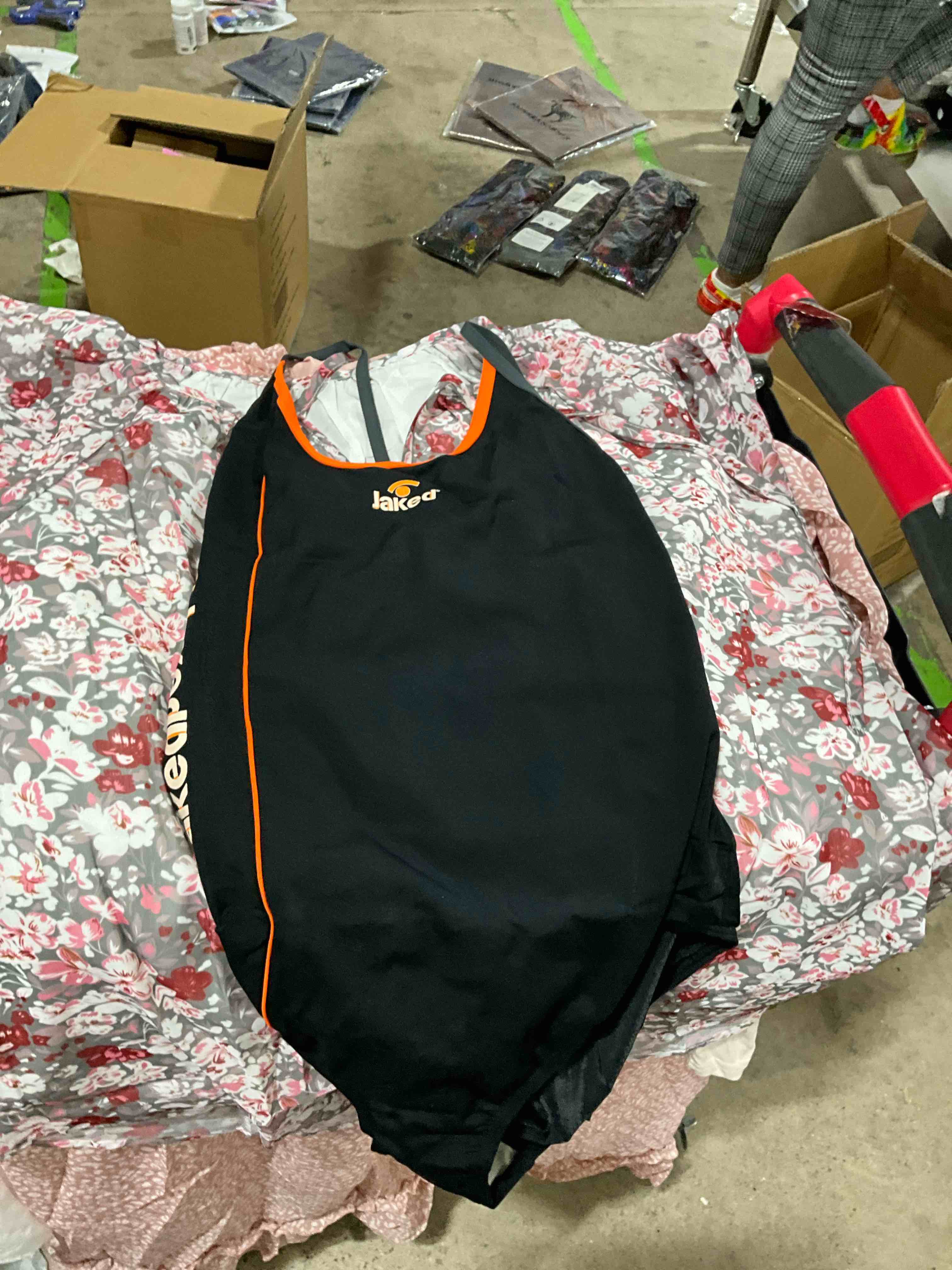 https://s3.amazonaws.com/lotting-images-prod/bidfta/BRN1790132_1756479836398.jpeg