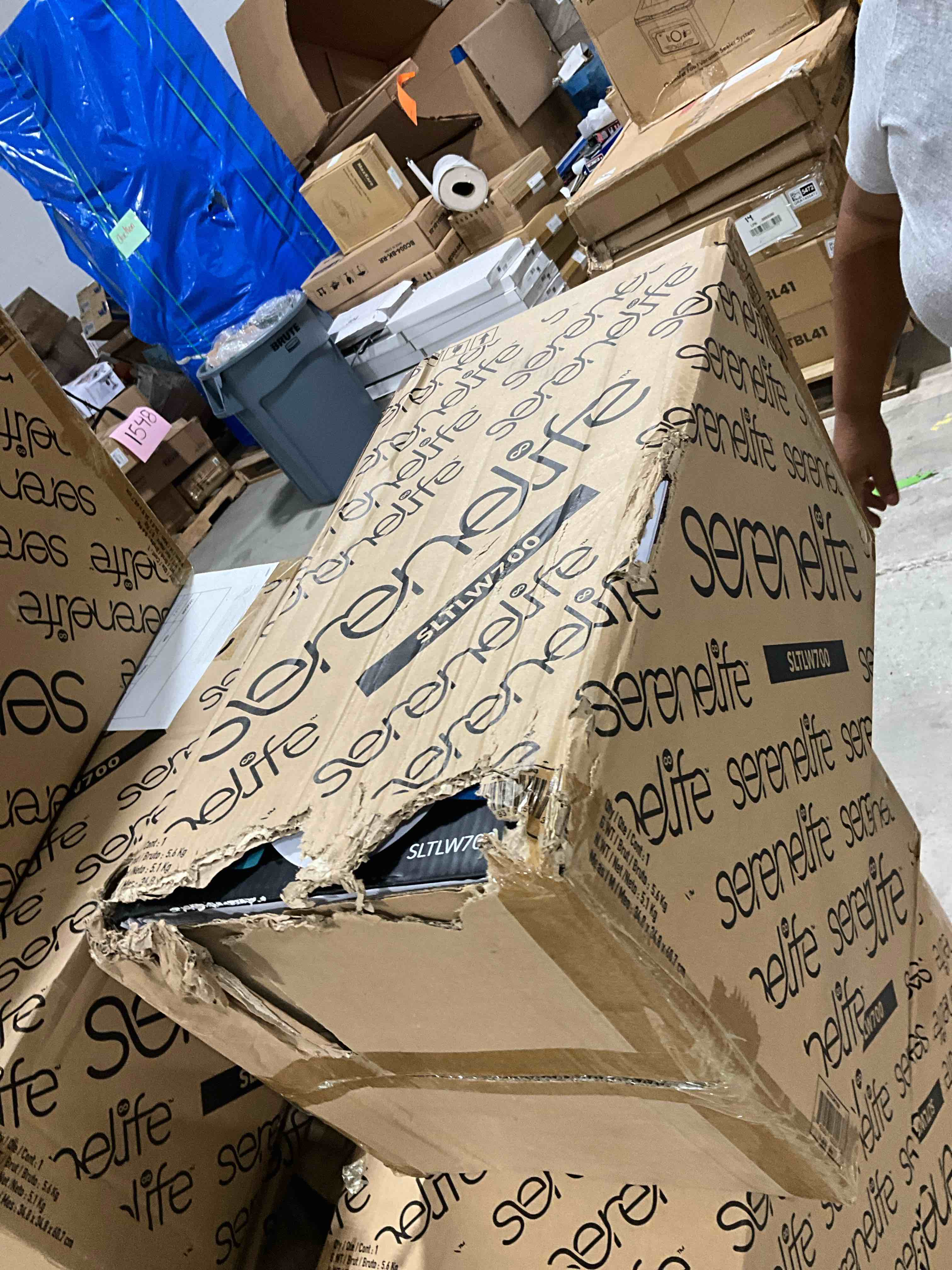 https://s3.amazonaws.com/lotting-images-prod/bidfta/BRN1790267_1756821950592.jpeg