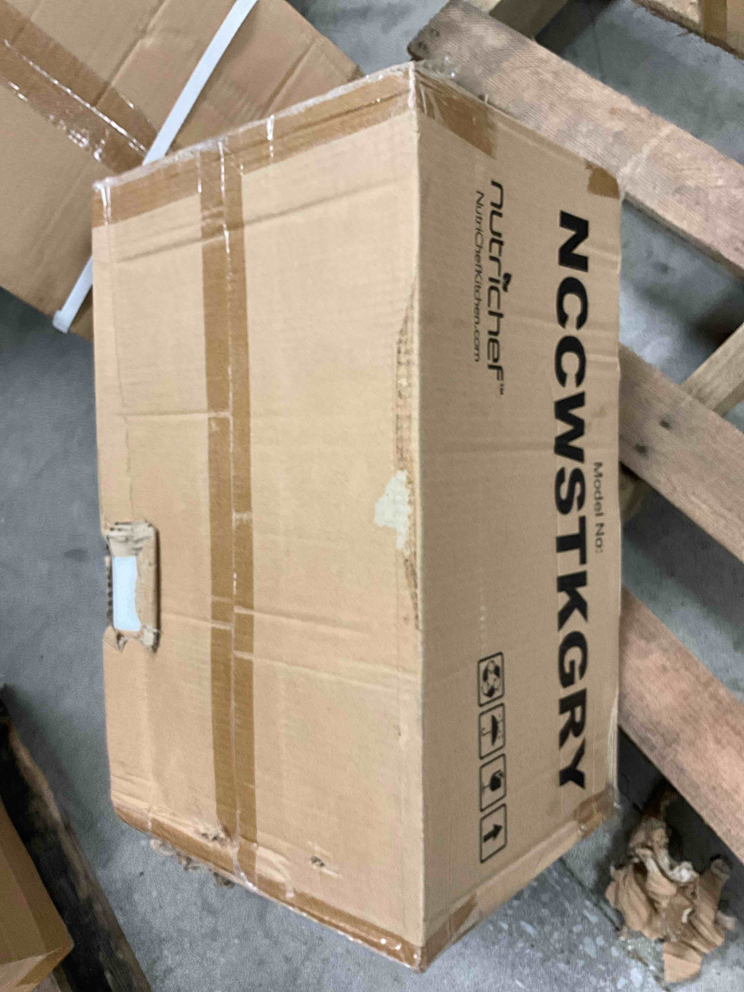 https://s3.amazonaws.com/lotting-images-prod/bidfta/BRN1790379_1757022867705.jpeg