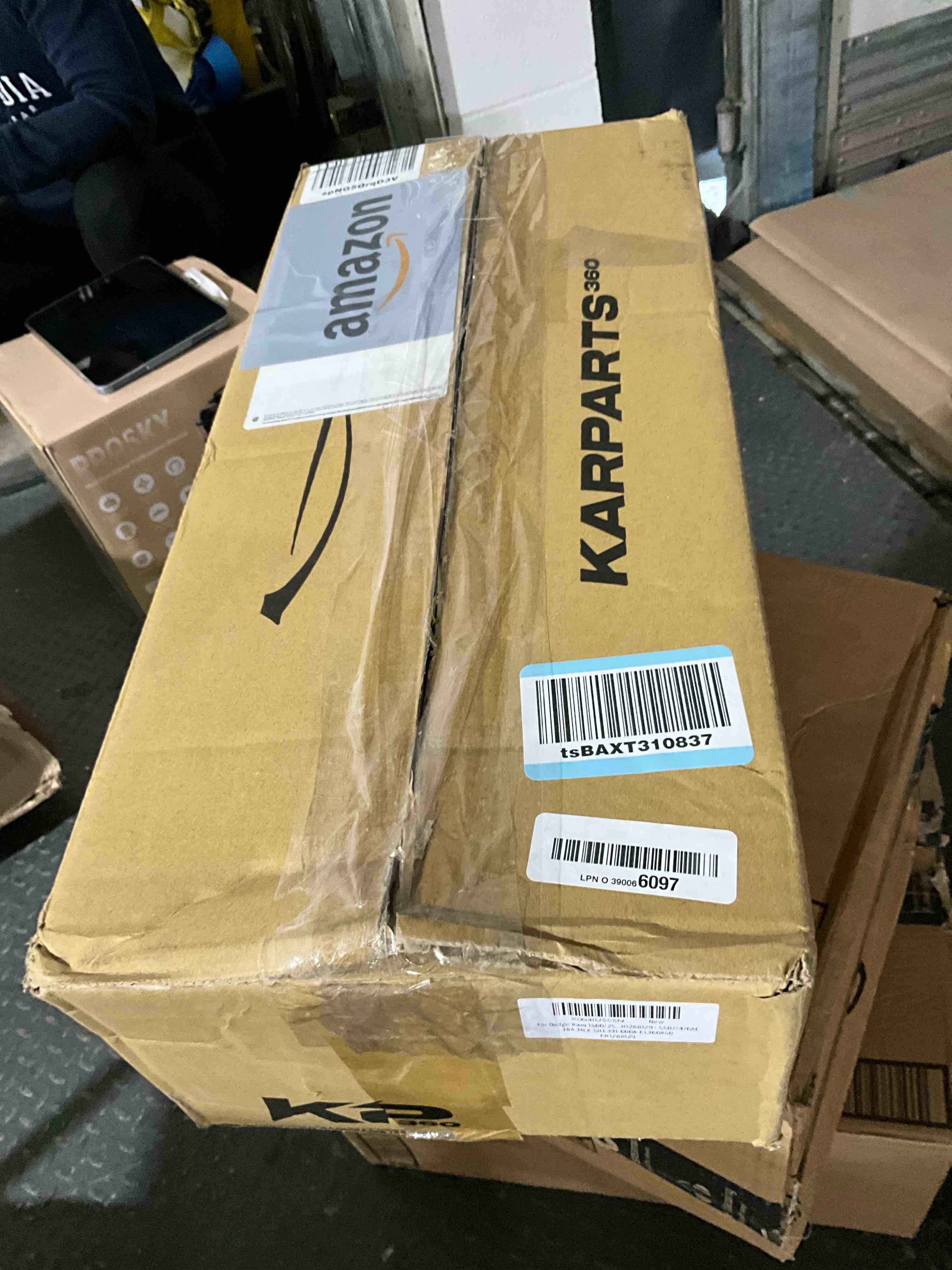 https://s3.amazonaws.com/lotting-images-prod/bidfta/BRN1790710_1757342818912.jpeg