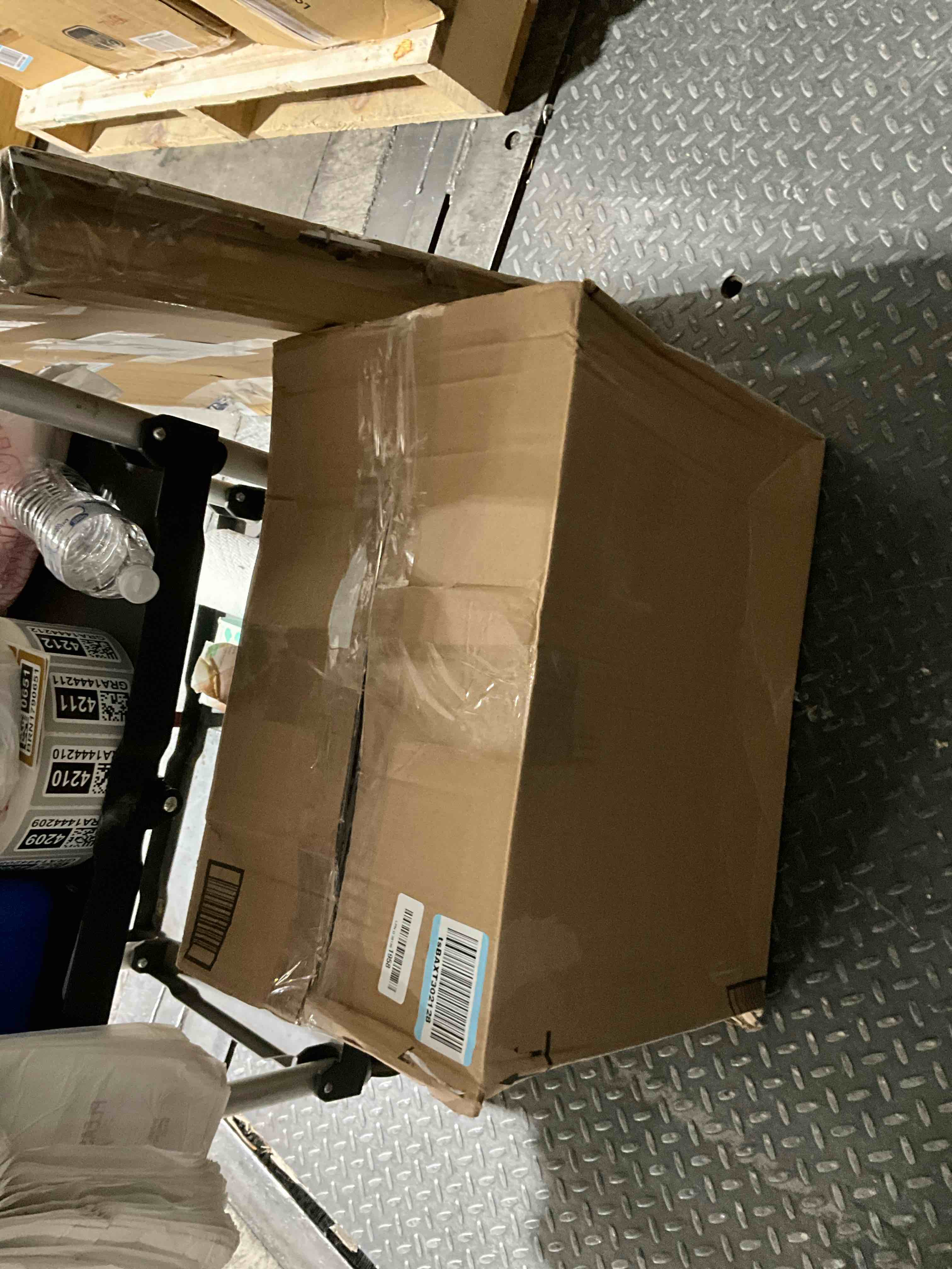 https://s3.amazonaws.com/lotting-images-prod/bidfta/BRN1790715_1757341549630.jpeg