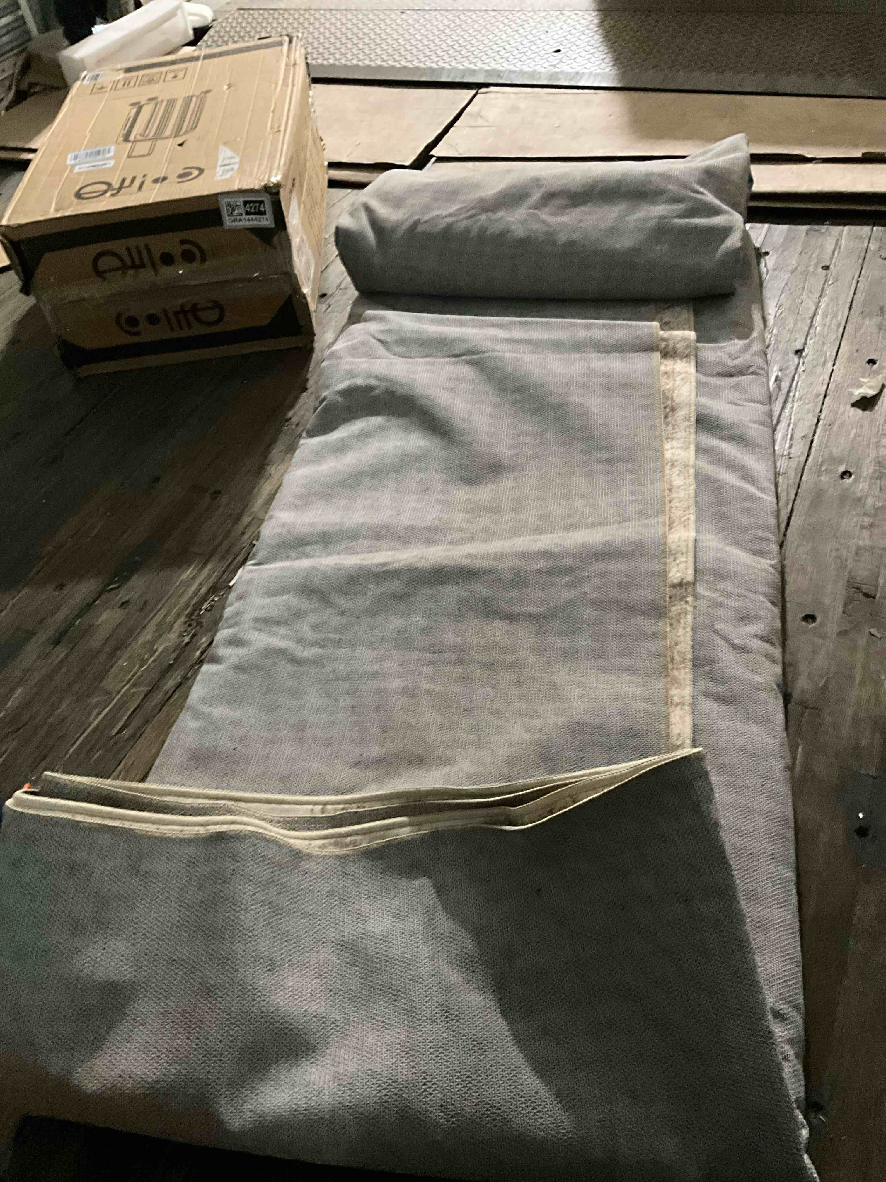 https://s3.amazonaws.com/lotting-images-prod/bidfta/BRN1790754_1757428514676.jpeg