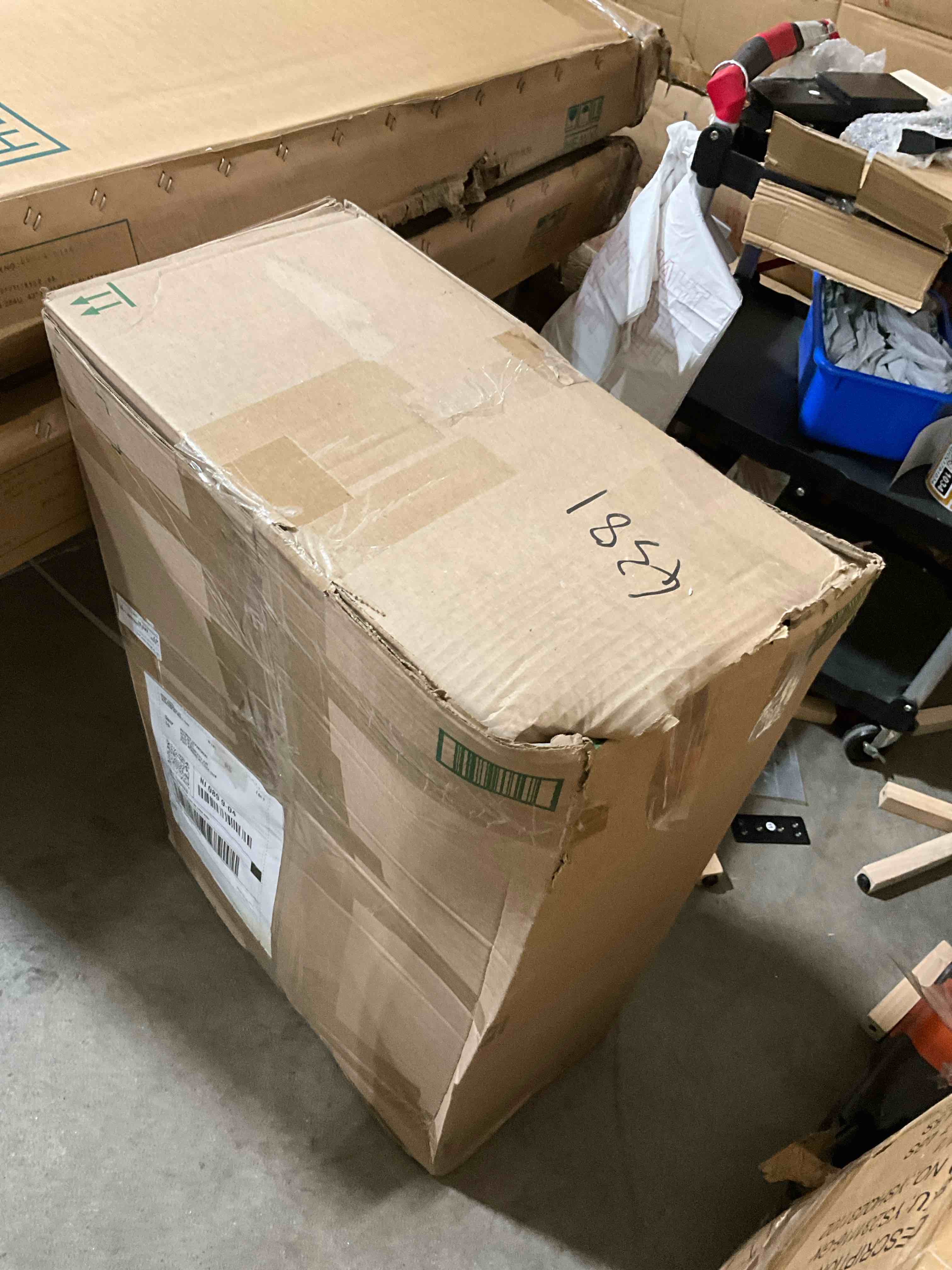 https://s3.amazonaws.com/lotting-images-prod/bidfta/BRN1791001_1757954916478.jpeg