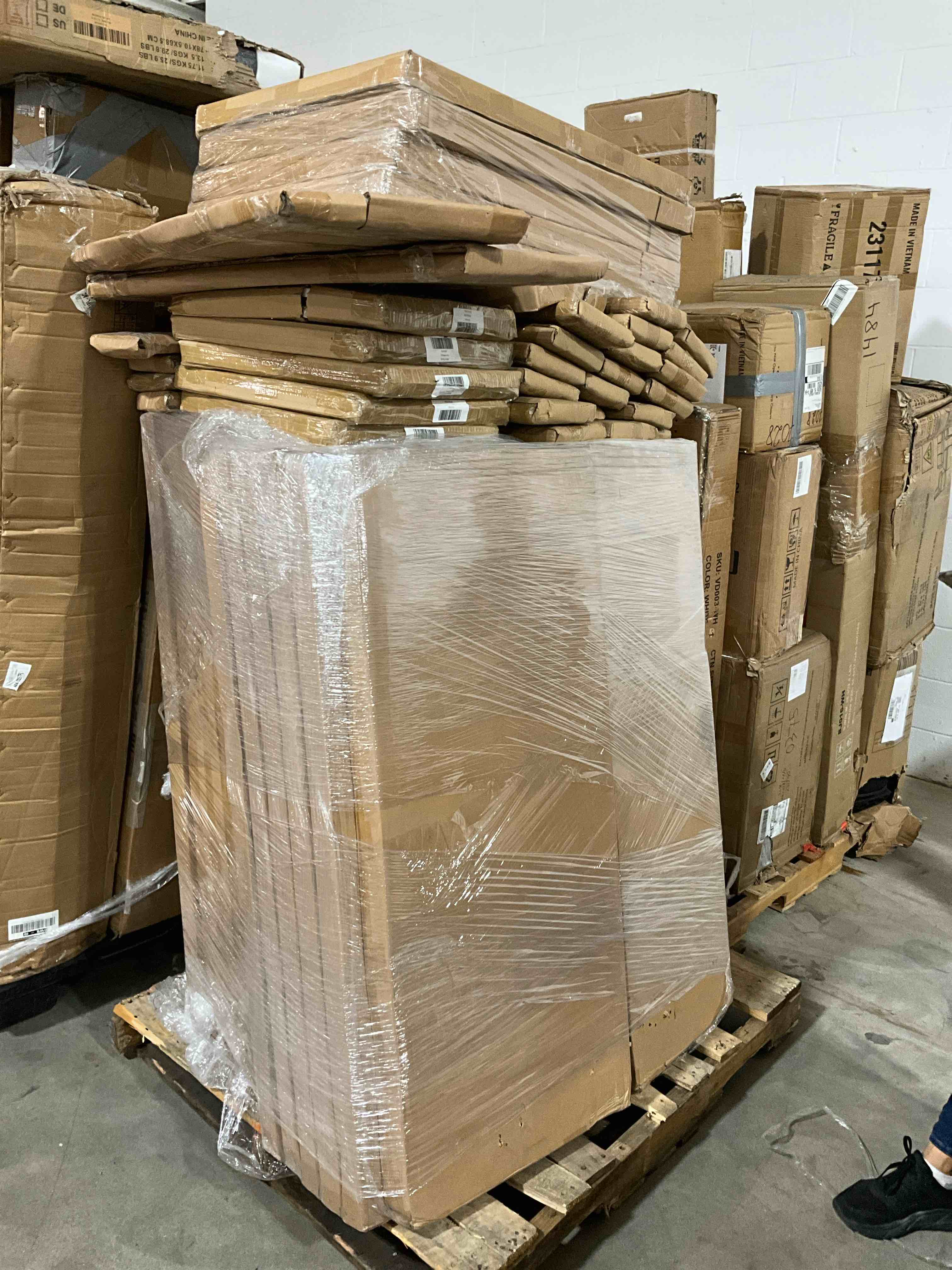 https://s3.amazonaws.com/lotting-images-prod/bidfta/BRN1791024_1757944439633.jpeg