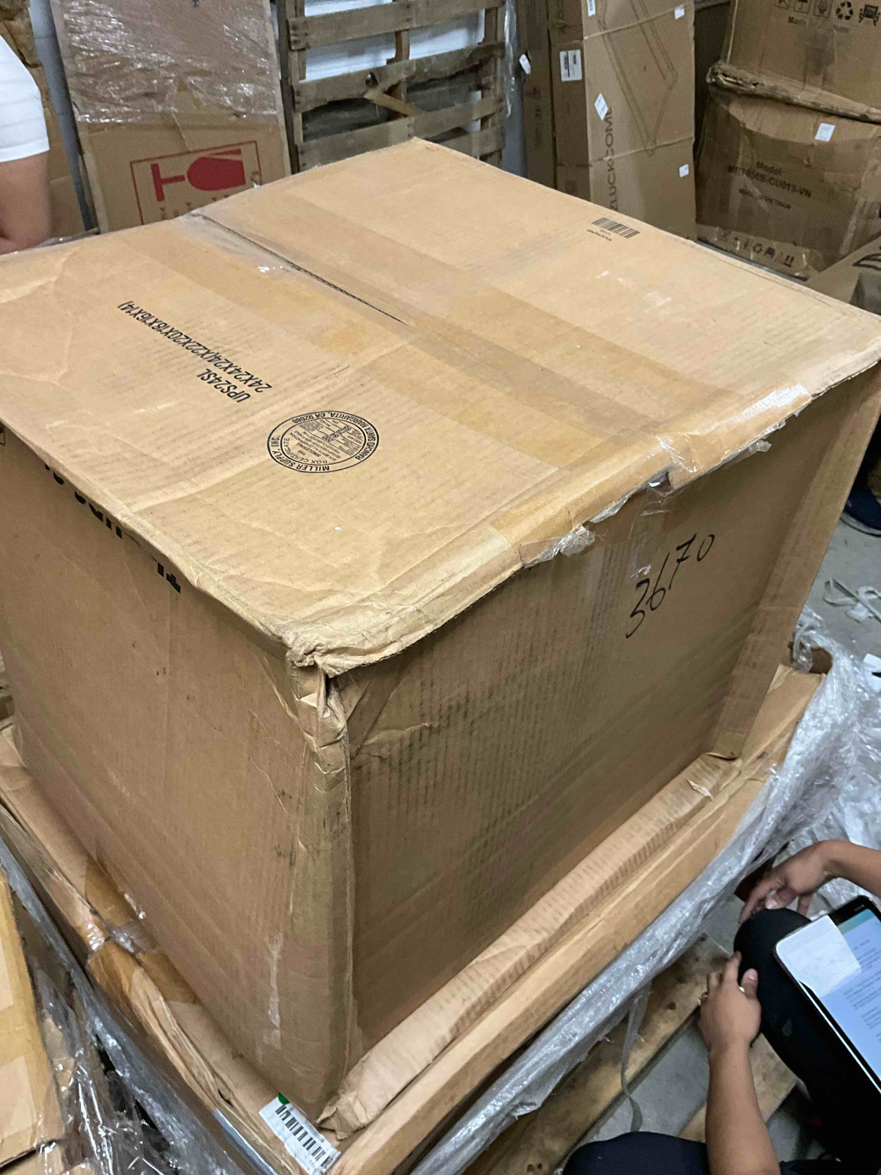 https://s3.amazonaws.com/lotting-images-prod/bidfta/BRN1791070_1758035724517.jpeg