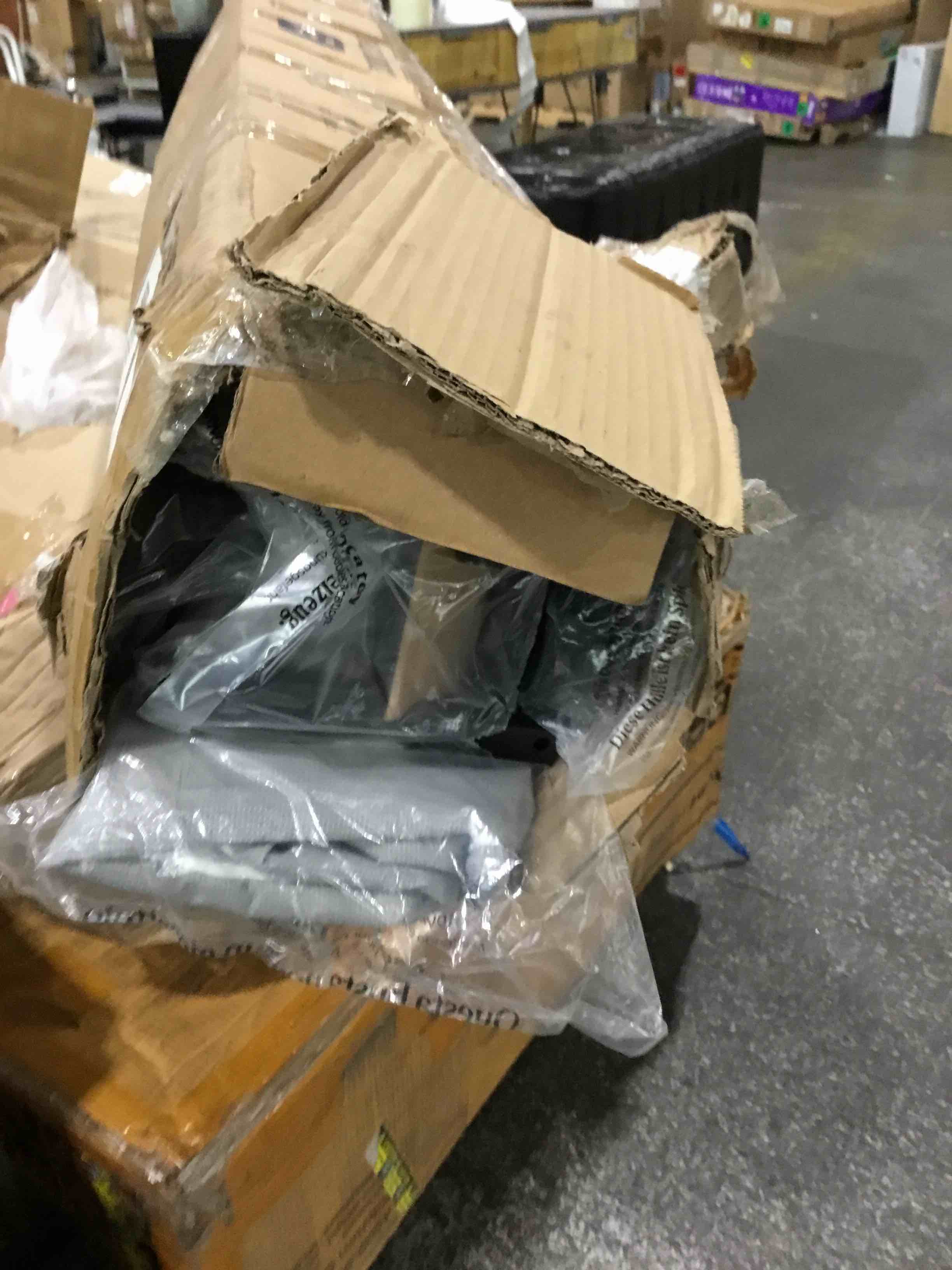 https://s3.amazonaws.com/lotting-images-prod/bidfta/BRN1797623_1750941380460.jpeg