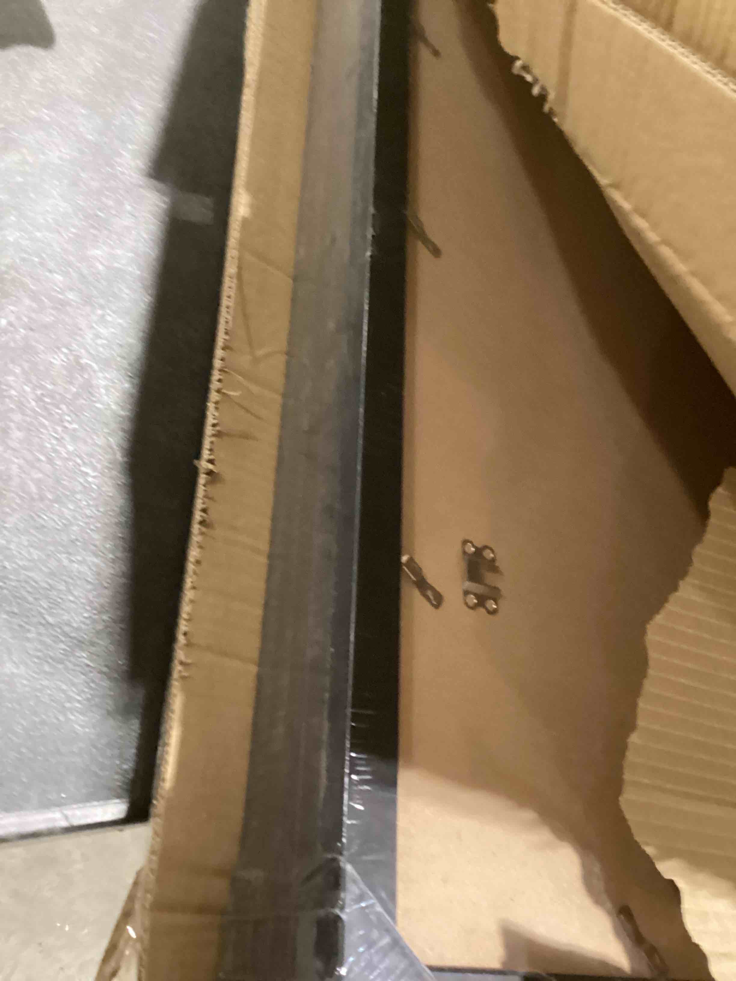 https://s3.amazonaws.com/lotting-images-prod/bidfta/BRN1844080_1744382344518.jpeg