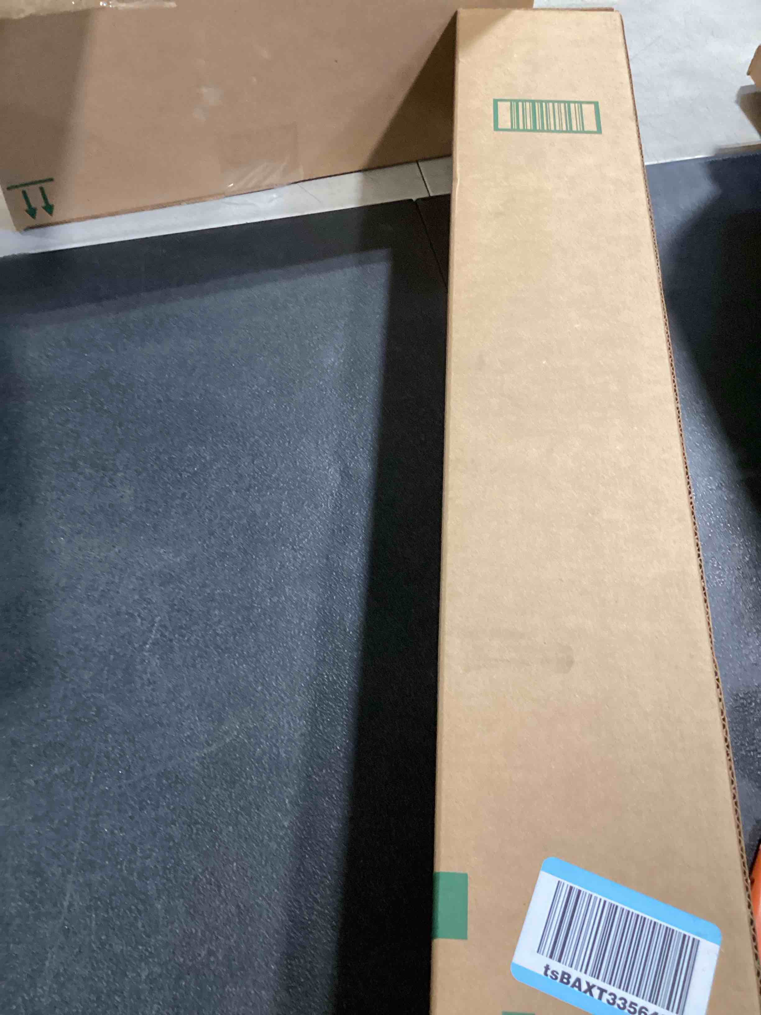 https://s3.amazonaws.com/lotting-images-prod/bidfta/BRN1844804_1745416478504.jpeg