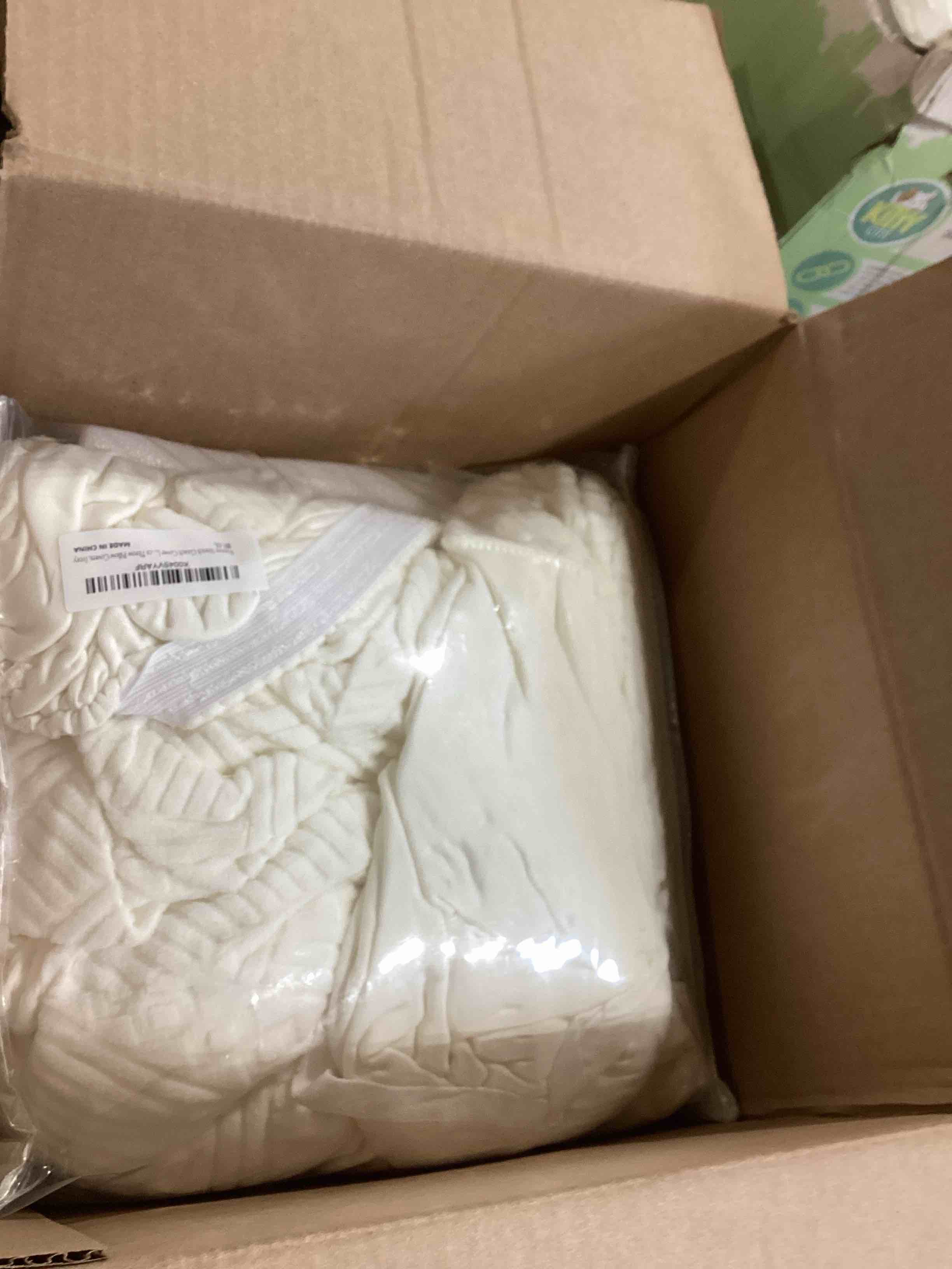 https://s3.amazonaws.com/lotting-images-prod/bidfta/BRN1844829_1745421138102.jpeg