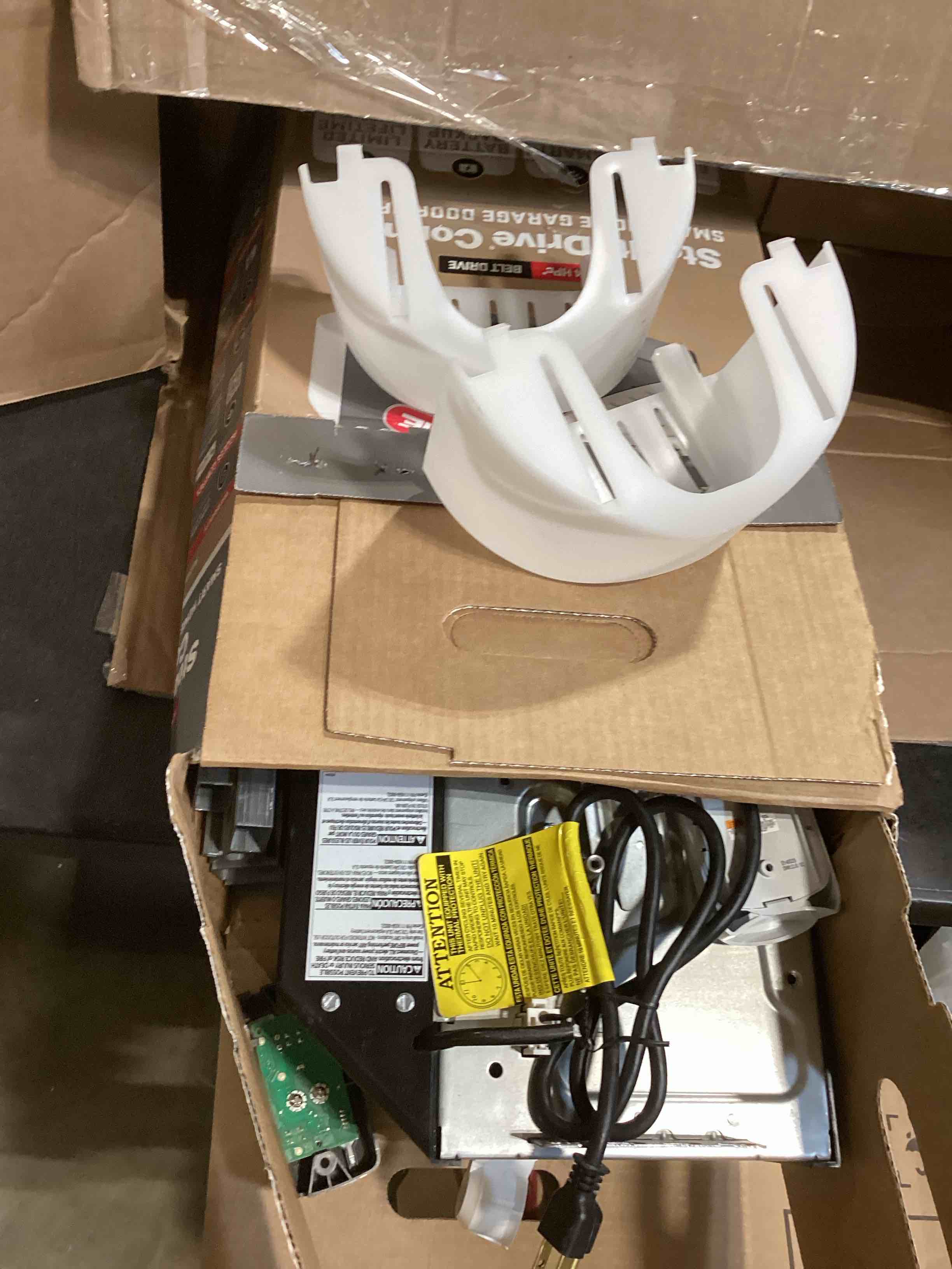 https://s3.amazonaws.com/lotting-images-prod/bidfta/BRN1845403_1746192545427.jpeg